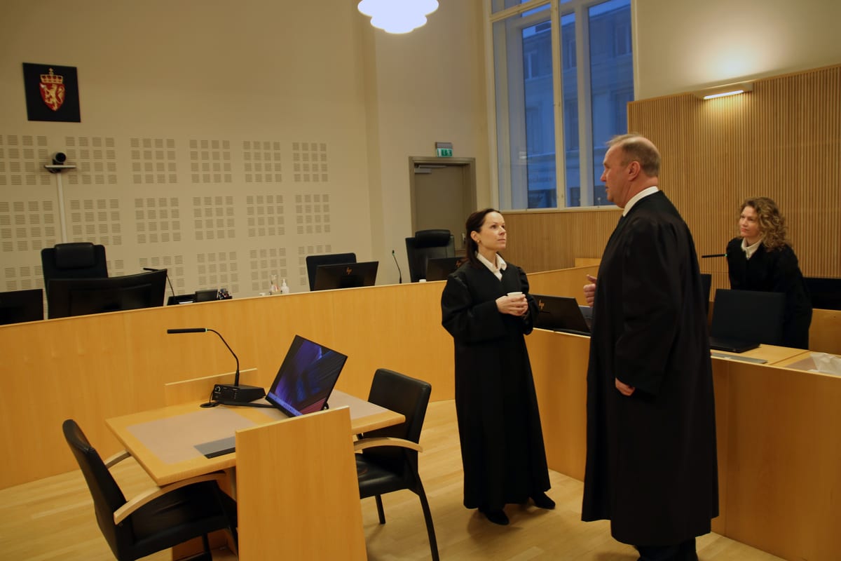 Skal ha ristet baby så hardt at den døde. Erkjen­ner ikke straff­skyld.