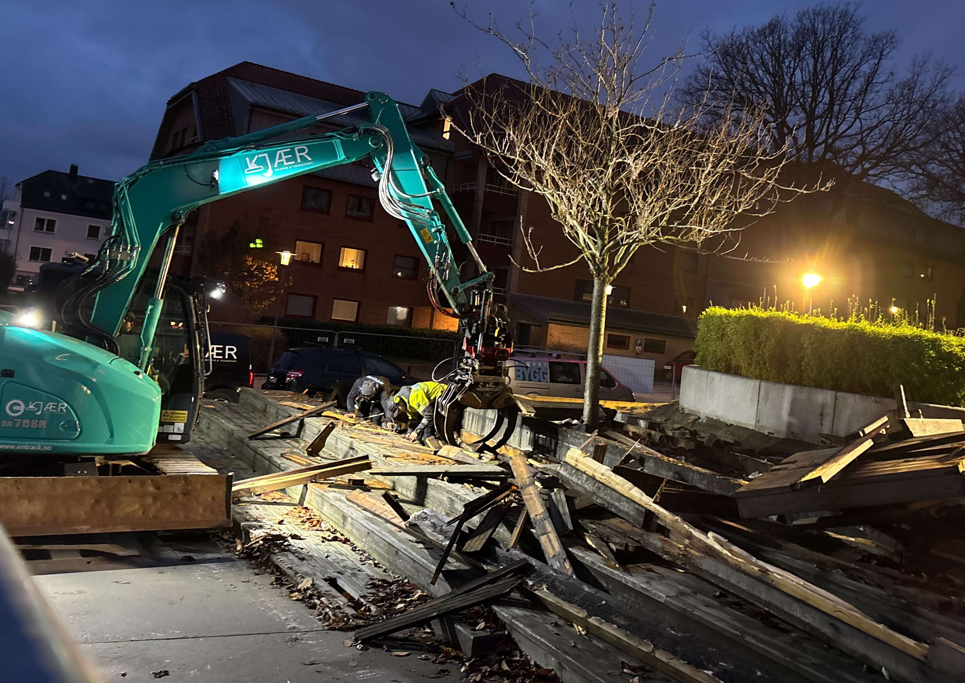 Her er de i gang med riving: – Råtten