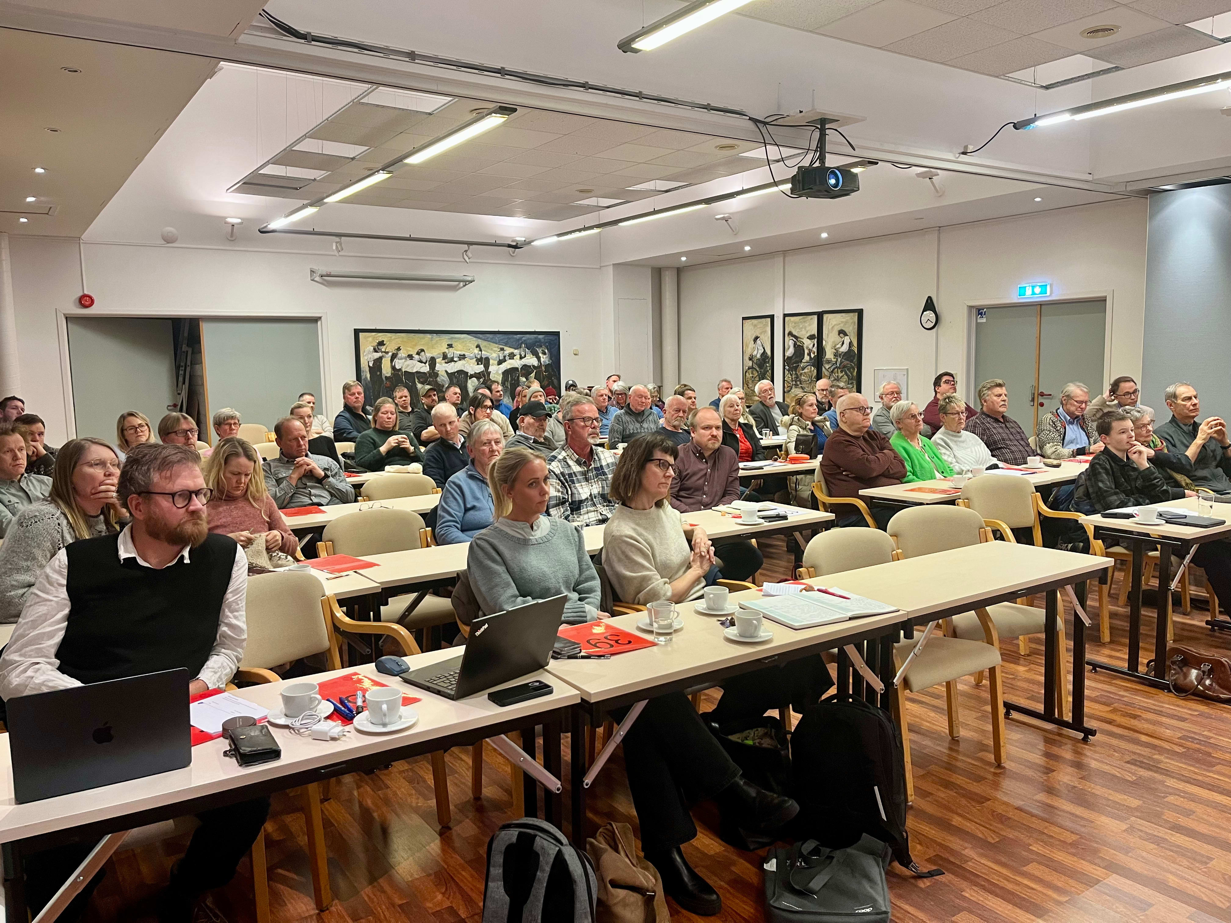 Midt i vindkraft­strid steg medlems­tallet i ord­førerens parti kraftig