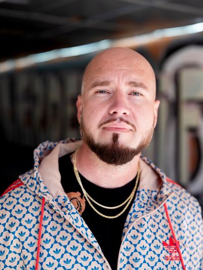 Barna legger merke til hvem som aldri har råd til nye ting
