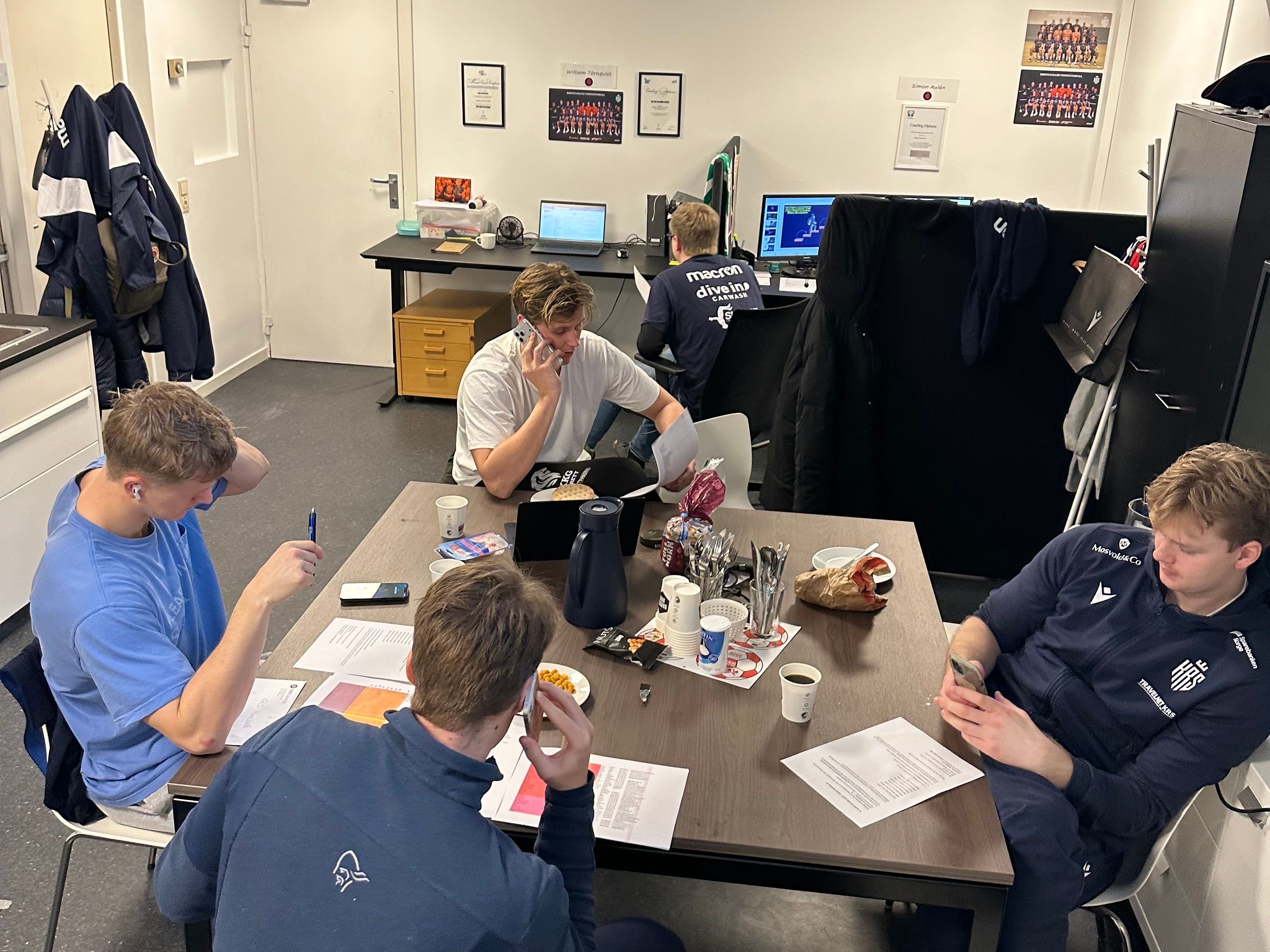 Spil­lerne ringer bedrif­ter før lokal­opp­gjør: – Vil gjøre vår del for å hjelpe