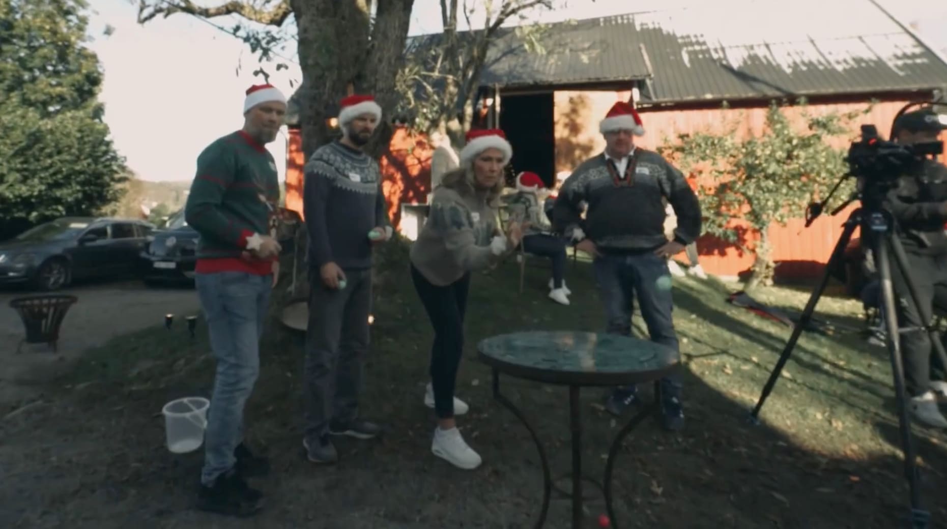 Ping-pong og eggekartong – se dagens episode fra Paulsens Hotell