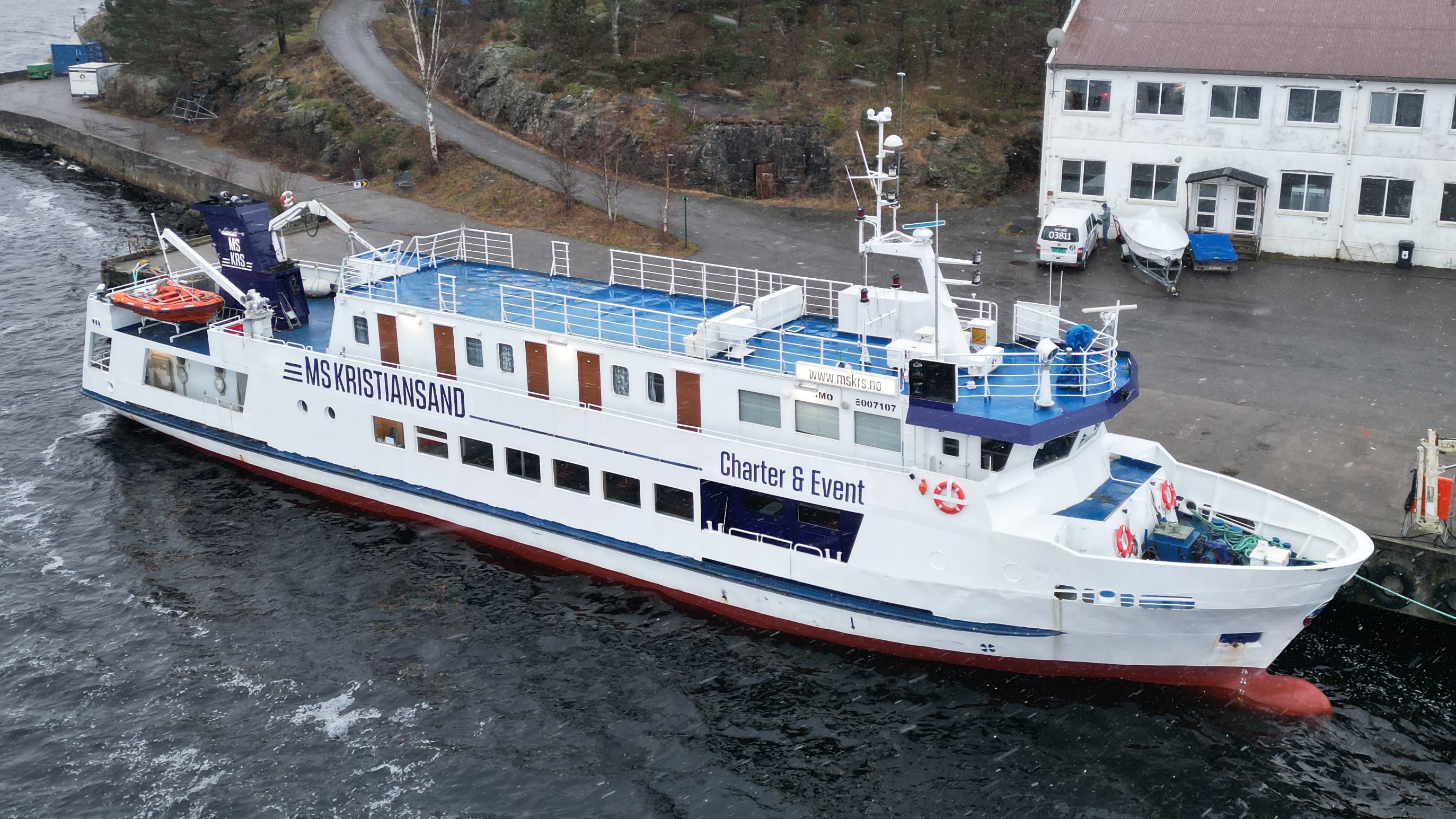 Nå kan du feste på det gamle bedehus-skipet.