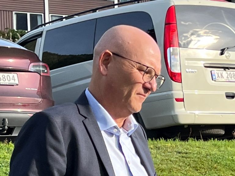 Forsøkte å slå til ansatt - fjt.no