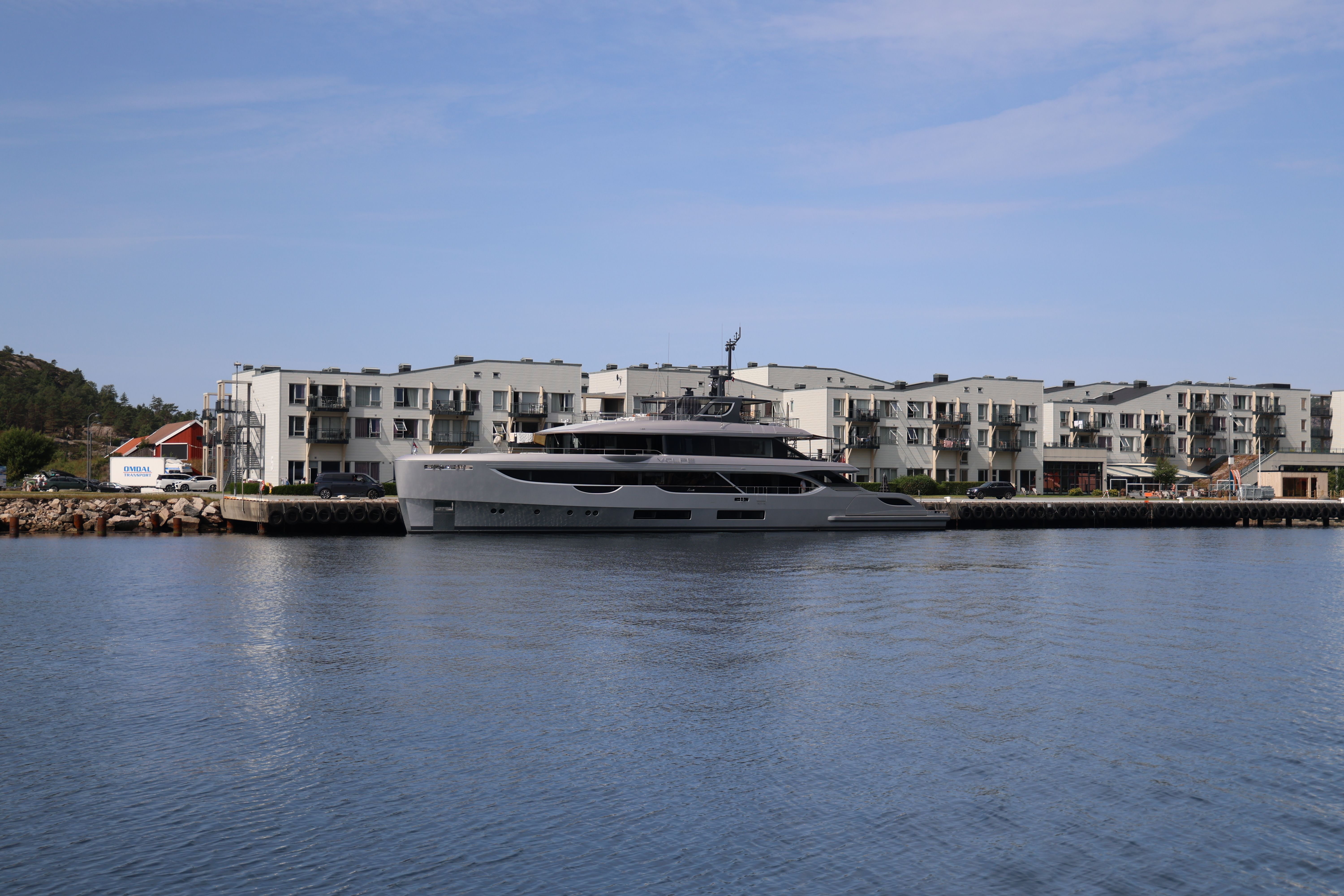 Superyacht har lagt til kai på Sørlandet
