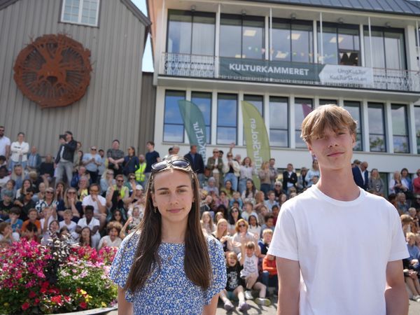 Stinta skole sang sommeren inn på Kanalplassen - agderposten.no