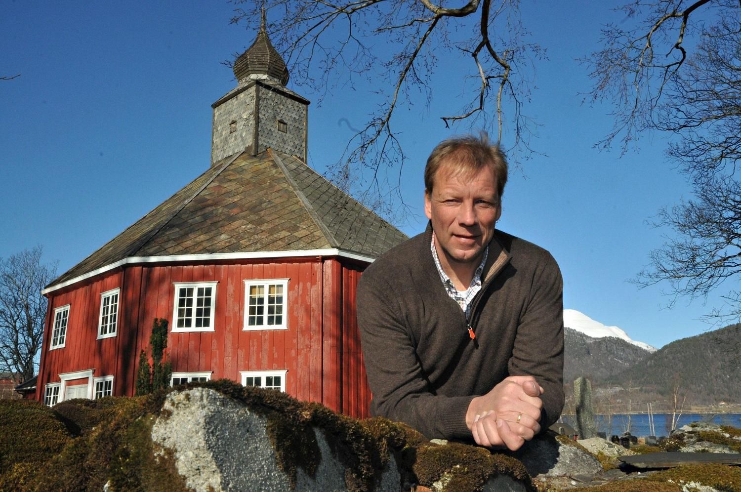 Her er den nye prosten - andalsnes-avis.no