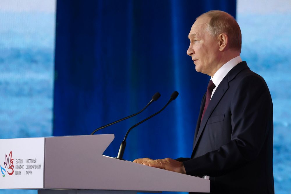 Putin sier vestlige styrker i Ukraina vil være mål for russiske styrker