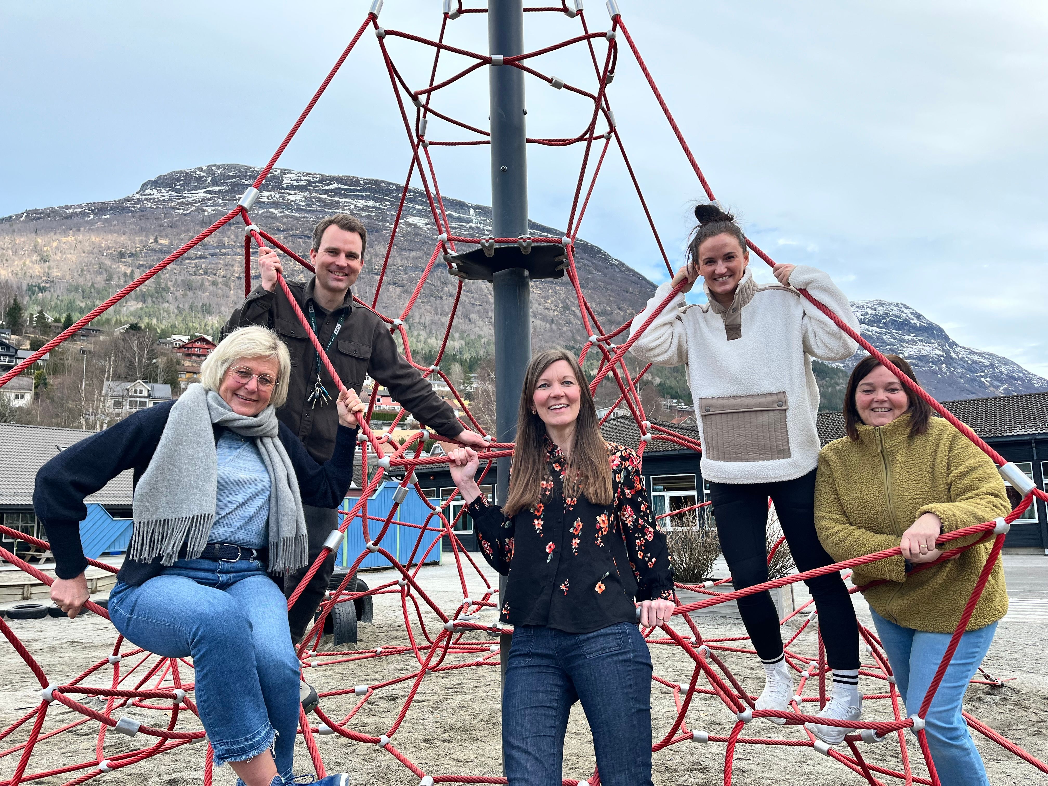 Leik fører til læring - fjordingen.no