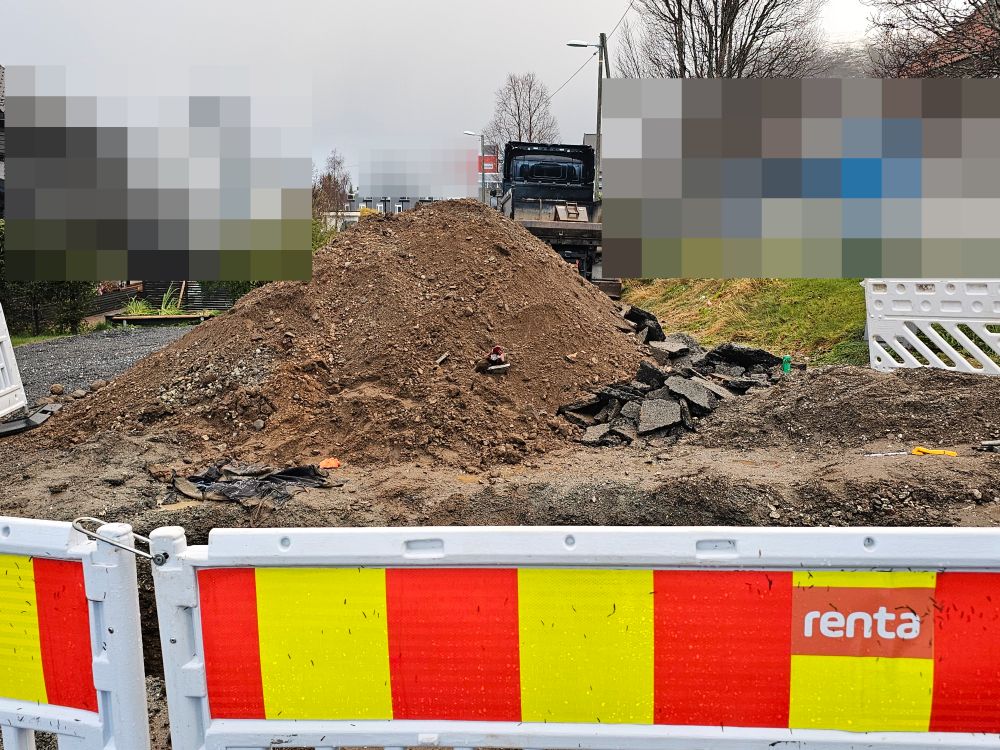 Arbeidsulykke i Tromsdalen: Person skal ha blitt dekket av jordmasser