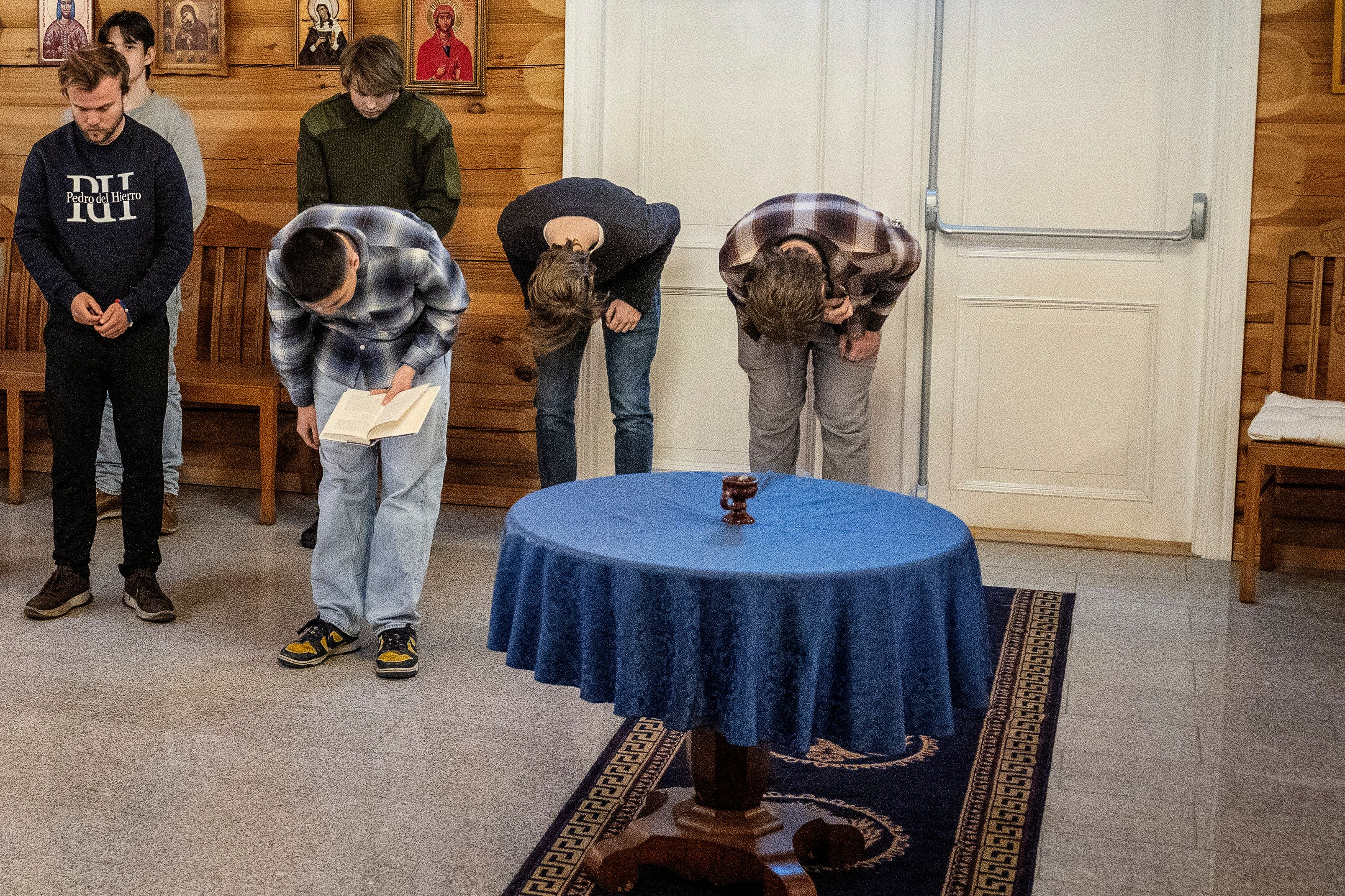 Trekkes til konser­vativ kirke: – De fleste nye er norske, unge menn