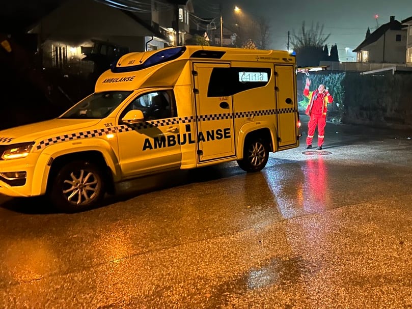 Bil og syklist i ulykke