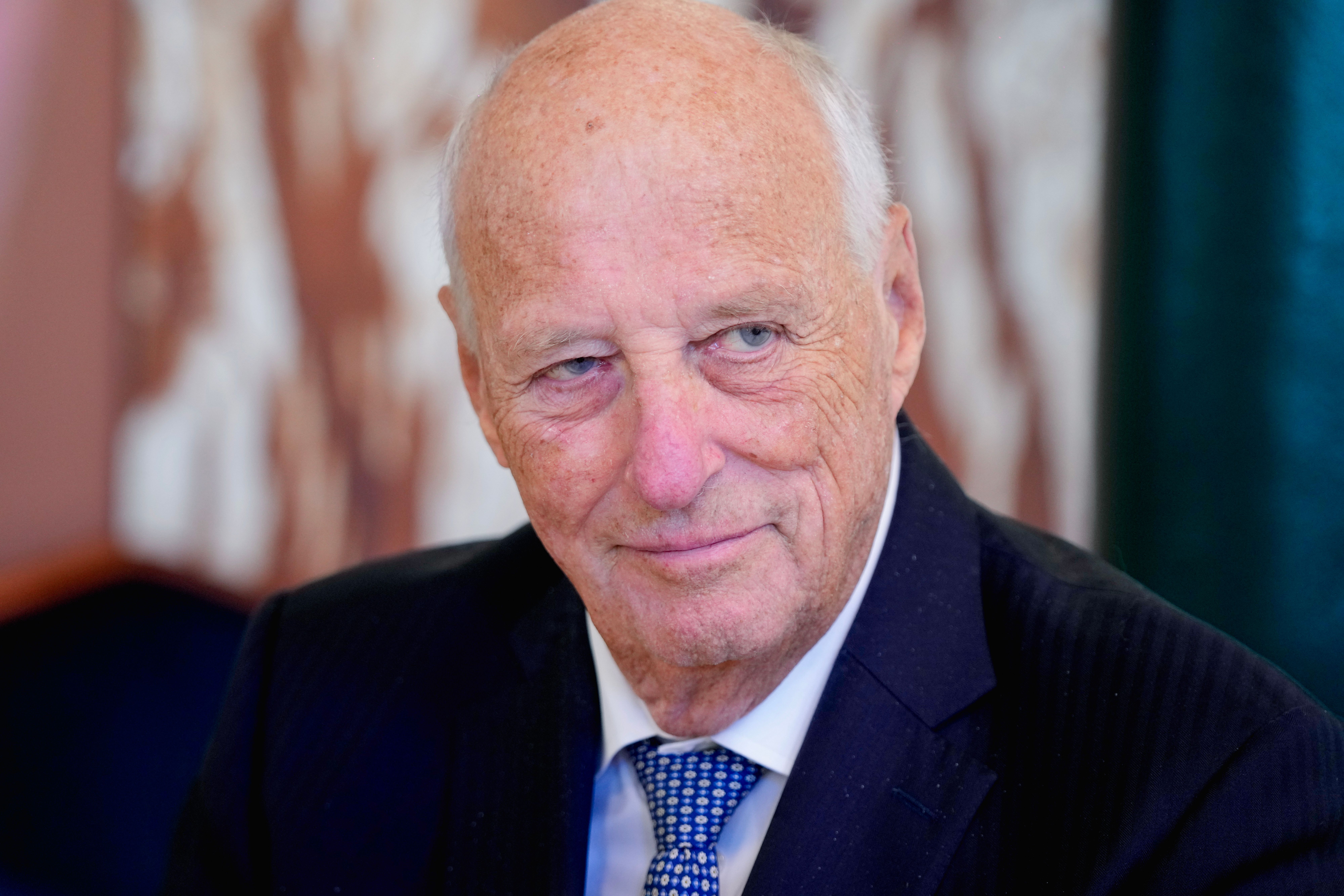 Kong Harald fyller 89 år – feirer bursdag i utlandet