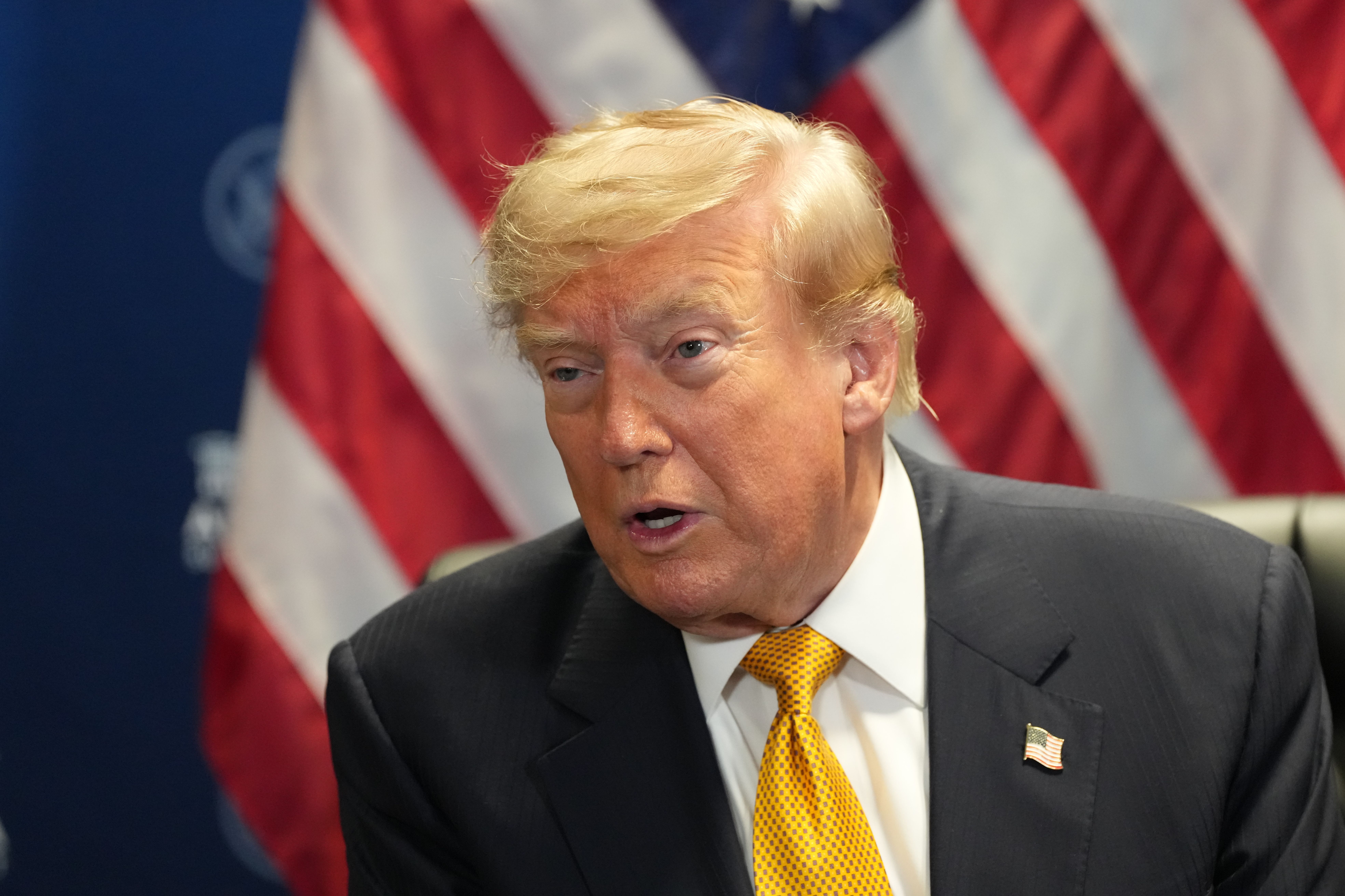 Trump ryster Nato på vei inn til toppmøtet