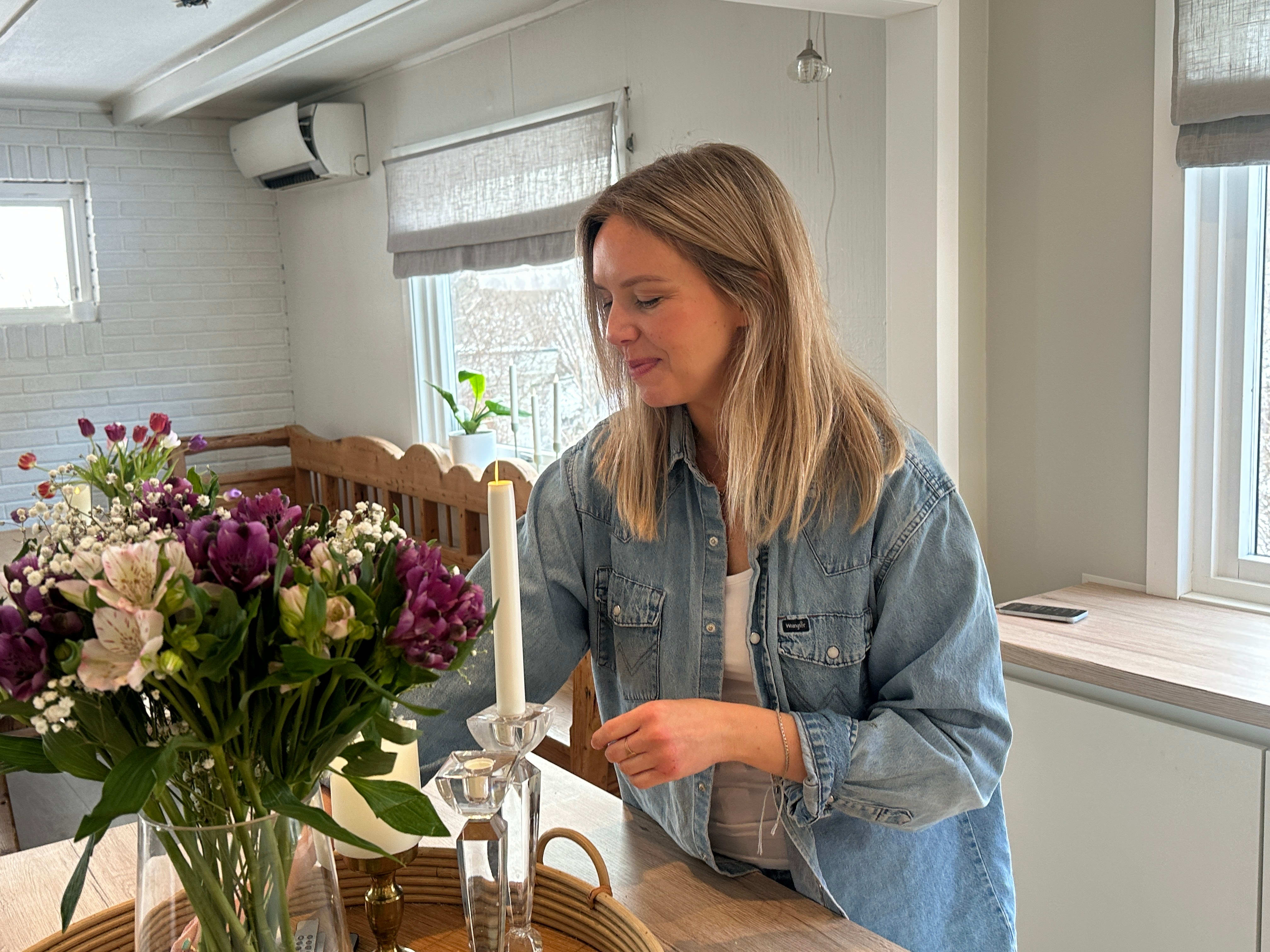 11 år etter at moren døde i Risør, avslører Charlén hemme­ligheten sin