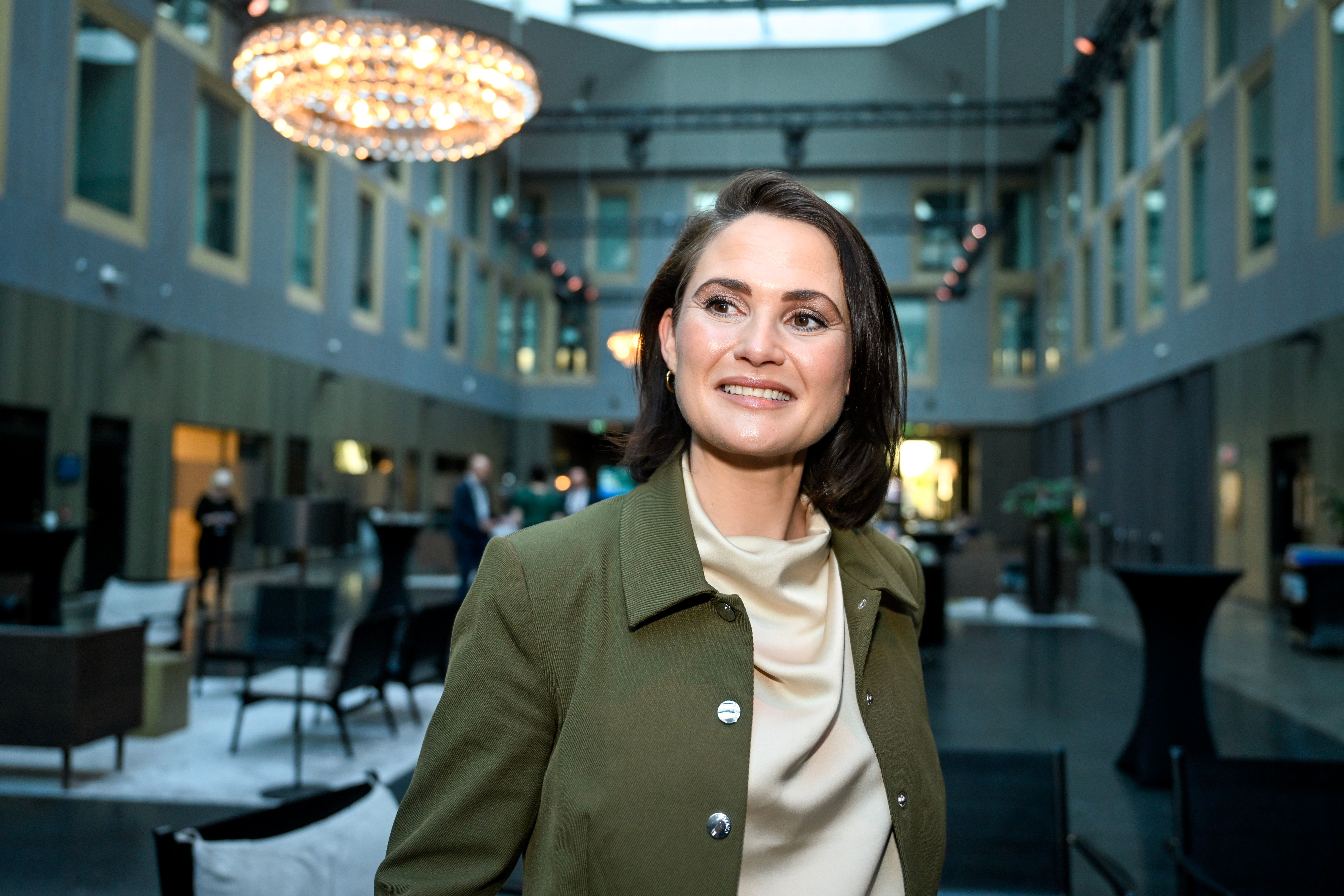 Skole-Kari med strengt grep: Vil kunne bortvise elever i fire uker