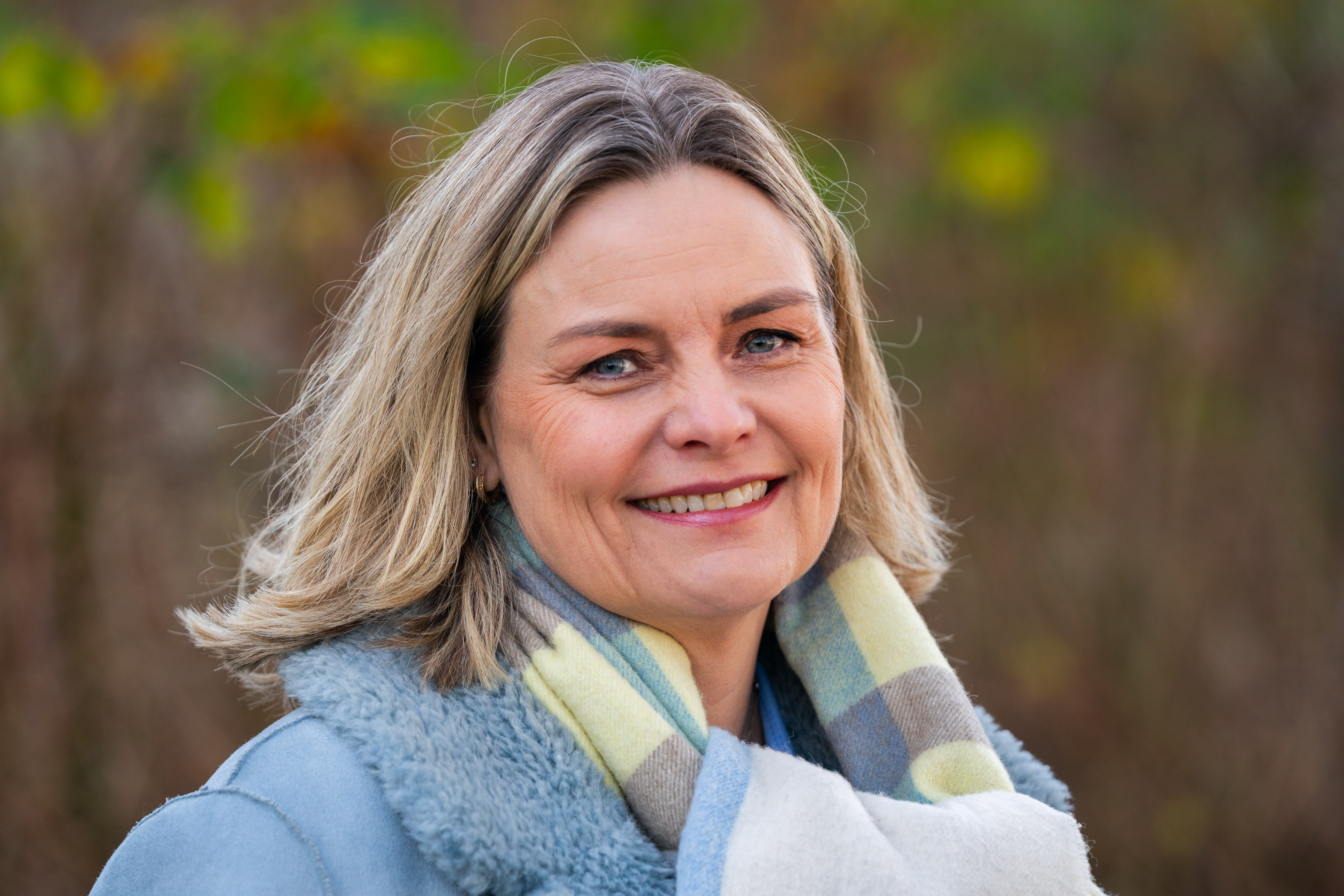 Karines livspro­sjekt står dårlig til hennes ytre. Hun er lys og levende. Prosjektet er mørkt og dystert.