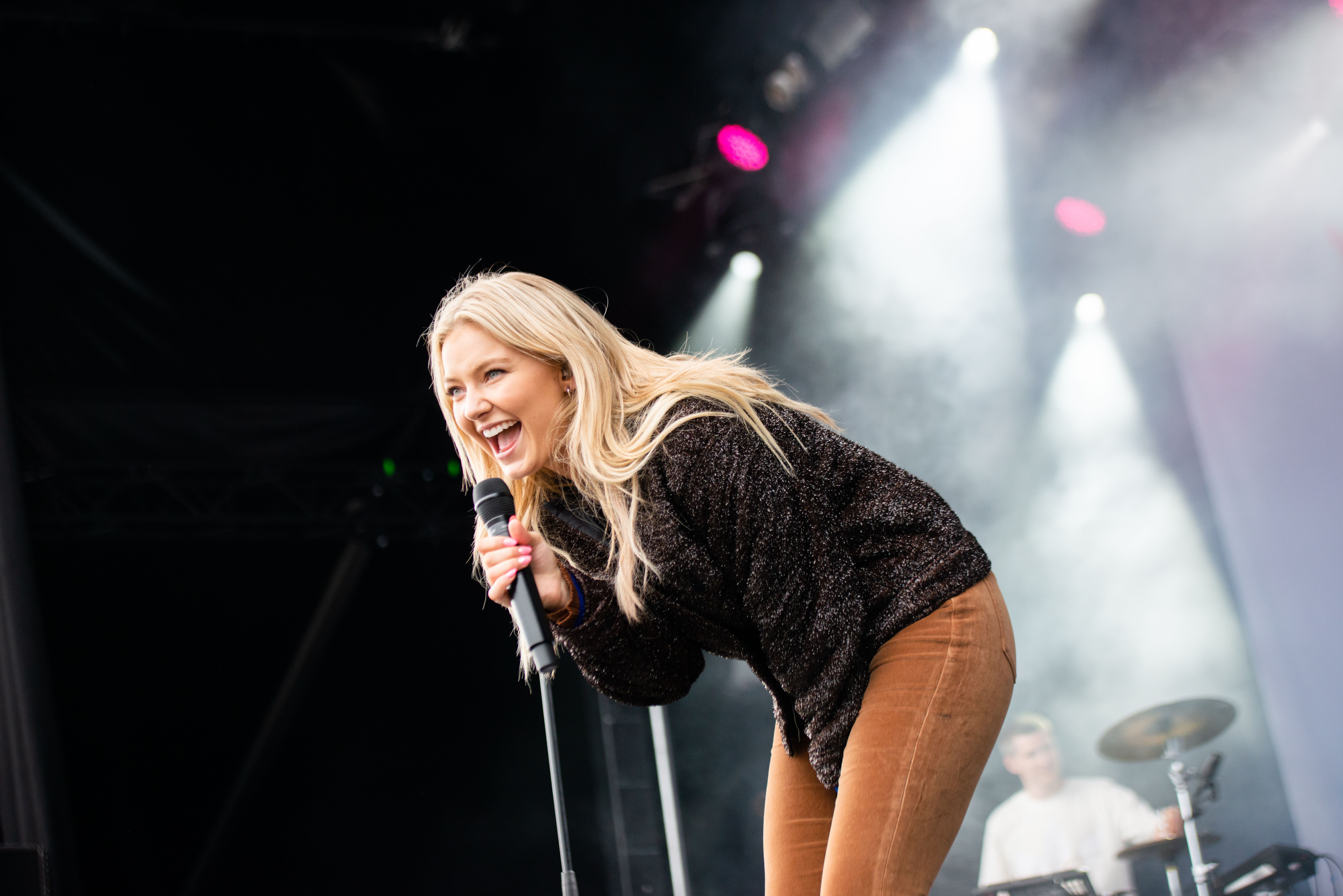 astrid-s-gleder-seg-til-spille-p-rootsen-igjen-banett-no
