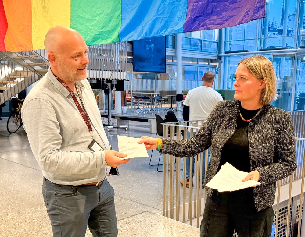 Protesterte mot foreslåtte skolekutt: – Kommunen vil bryte opplæringsloven