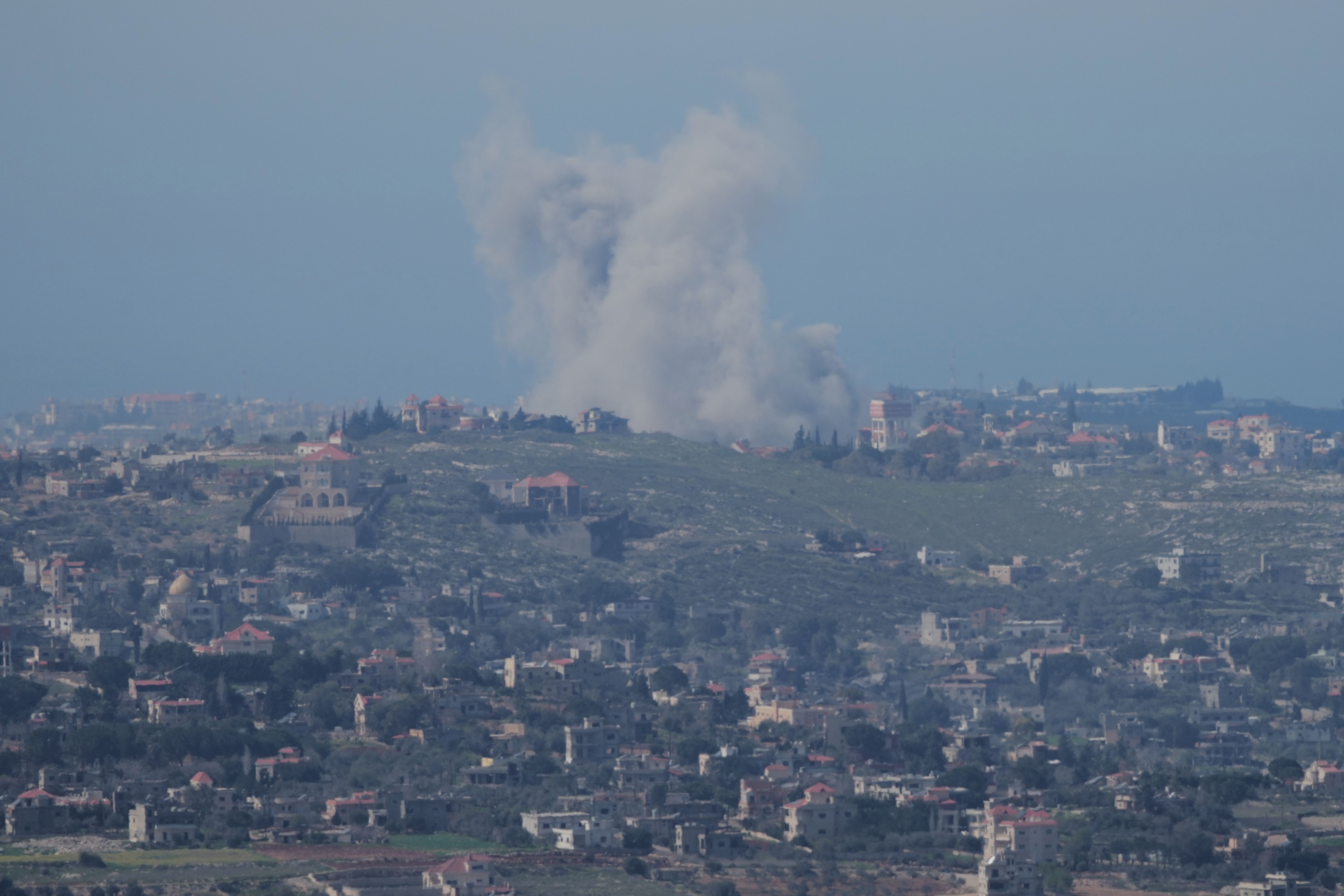 Krigen sprer seg – Israel varsler offensiv i flere dager
