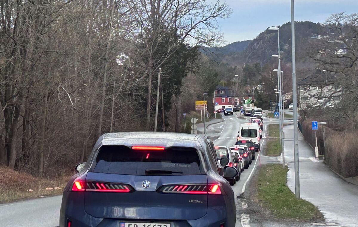 Lang kø i Kristian­sand i morgenrushet