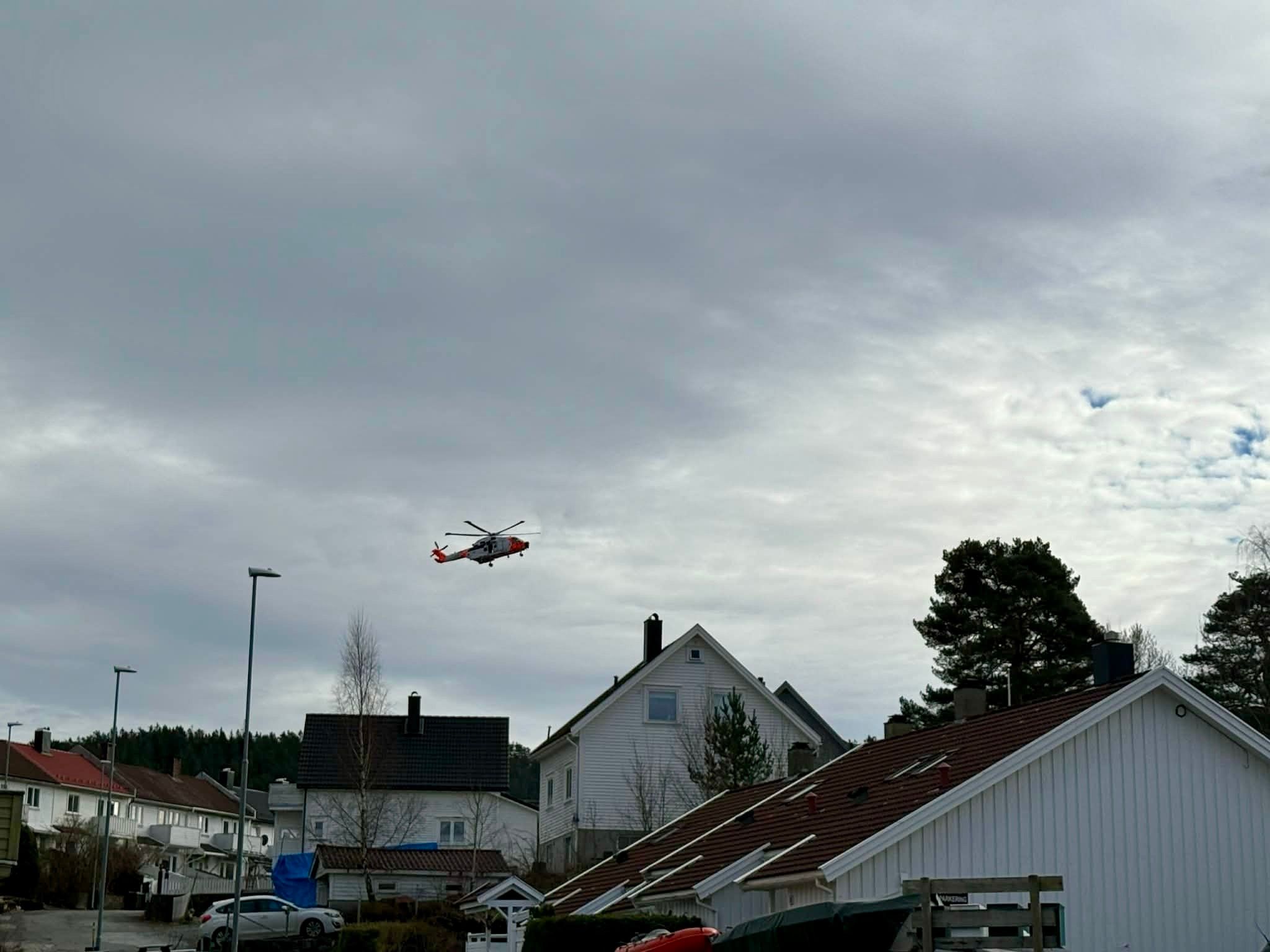 Savnet mann funnet i sjøen - livreddende førstehjelp pågår