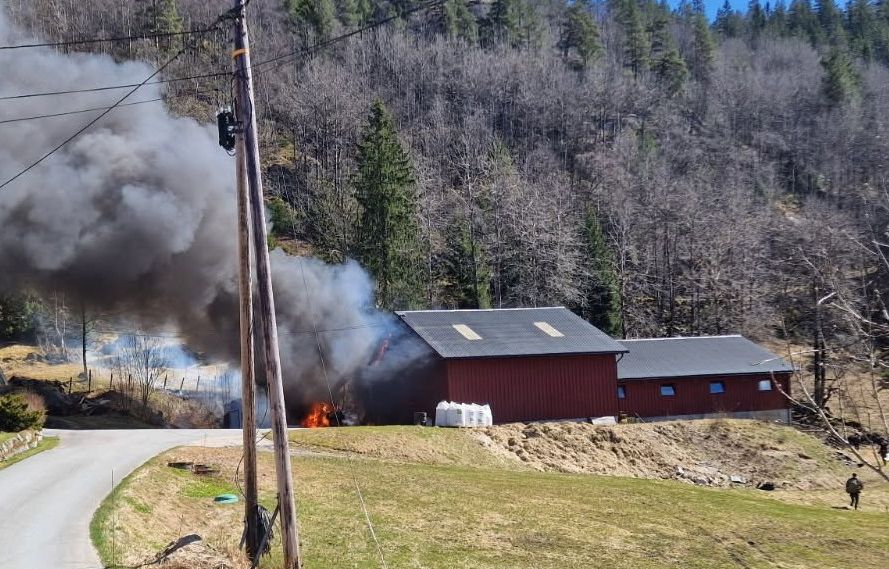 Barne­barnet oppdaget brannen: – Akkurat i tide