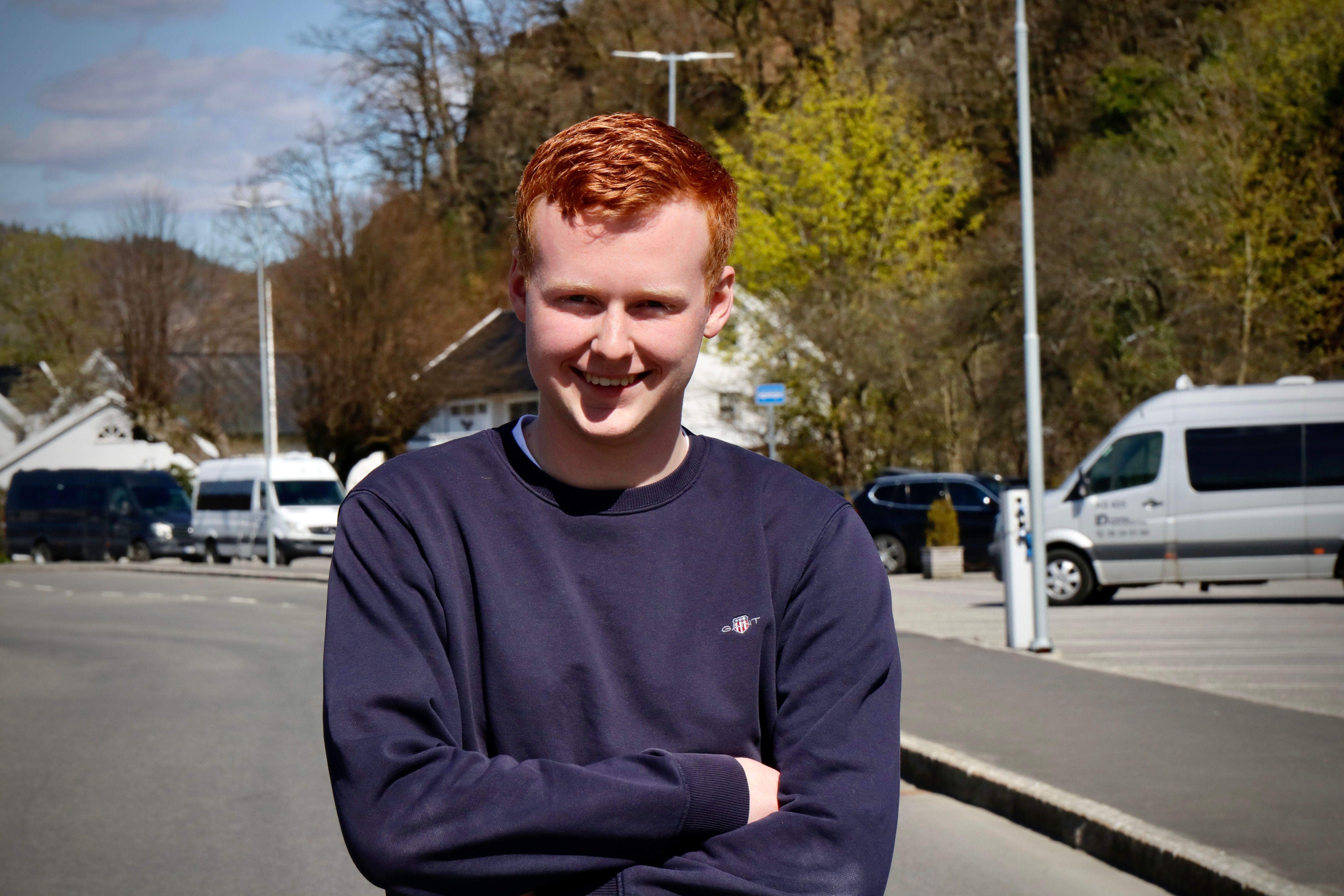 Ungdomsrådet gir penger - vil at alle elever skal ha råd til å bli med på tur