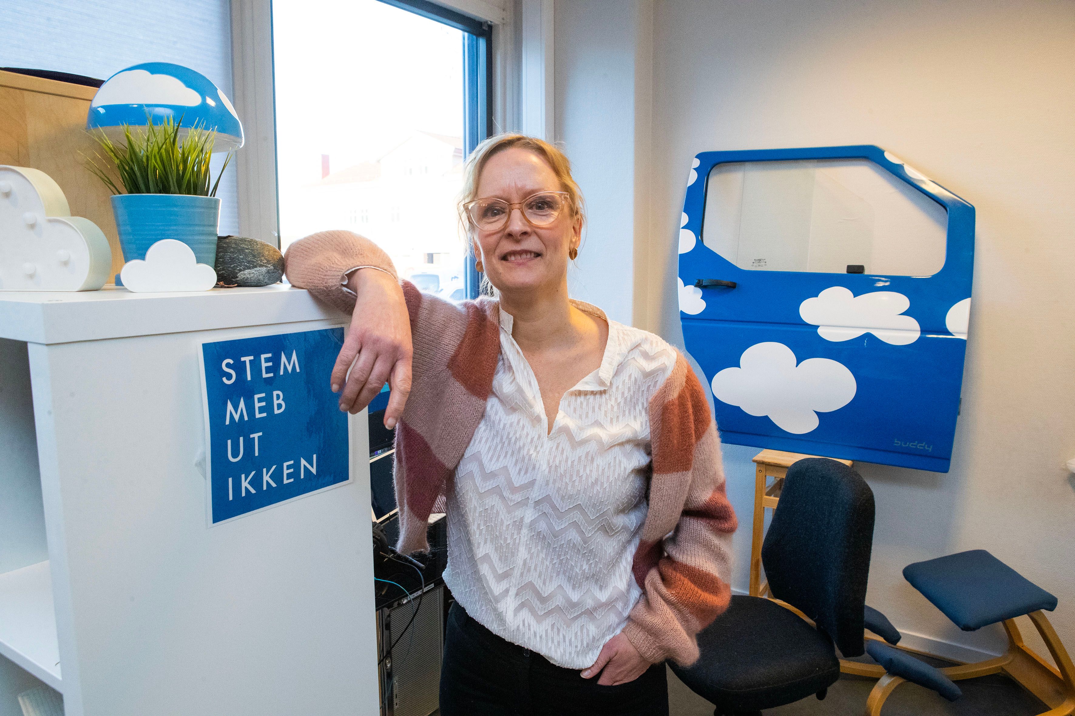 Levangsbyggen jobber i Verdal, men du kan høre henne i alt fra heiser ...