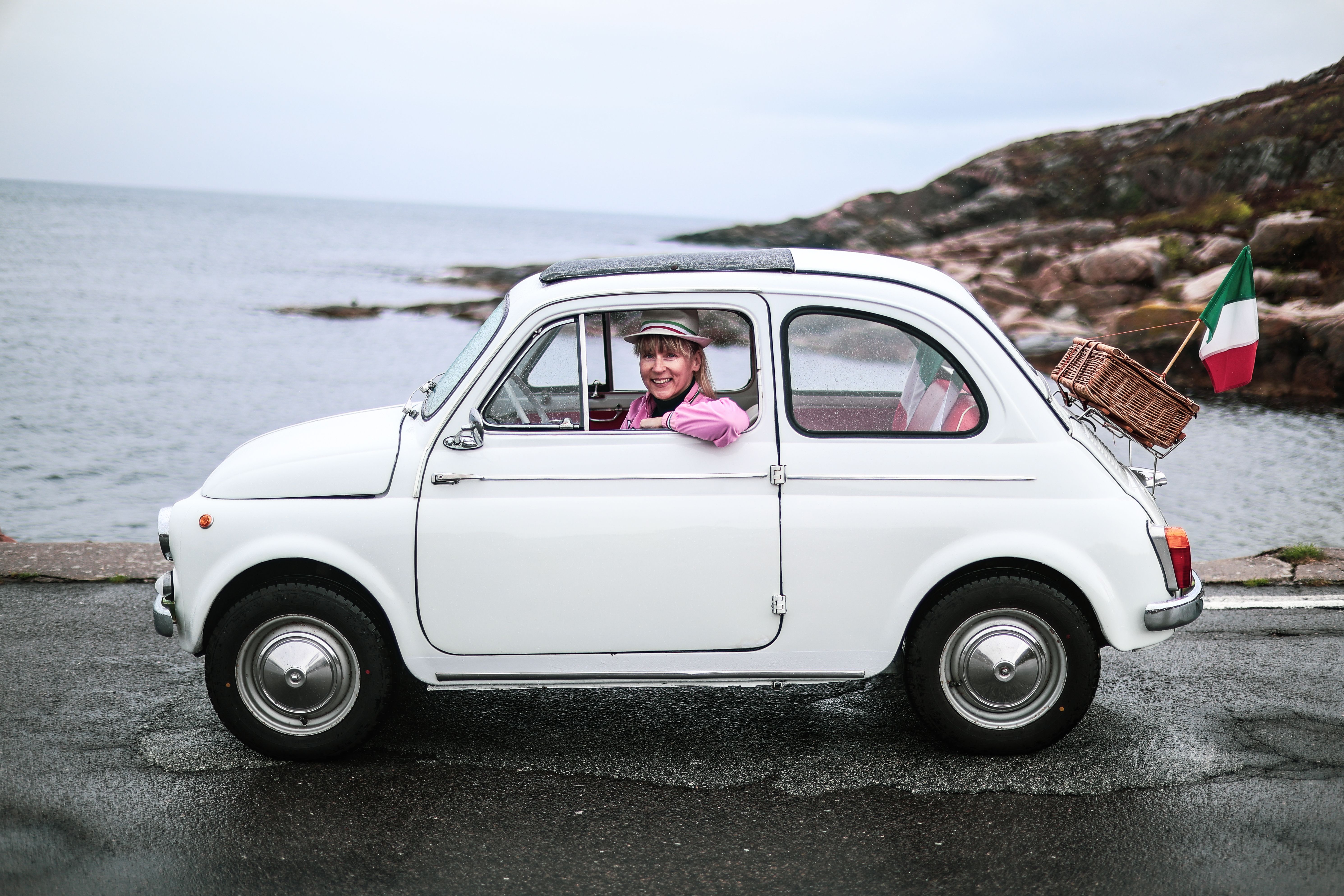 Hun falt for en bitteliten italiener