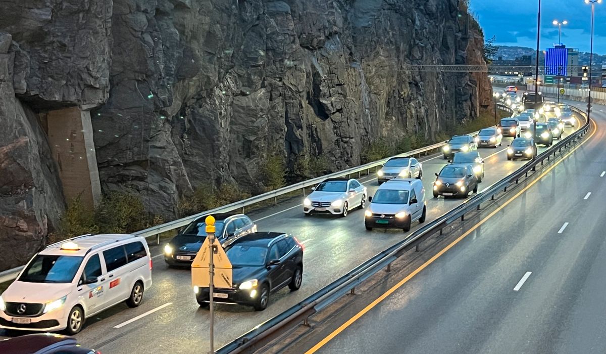 Ulykke skaper lang kø i Kristiansand