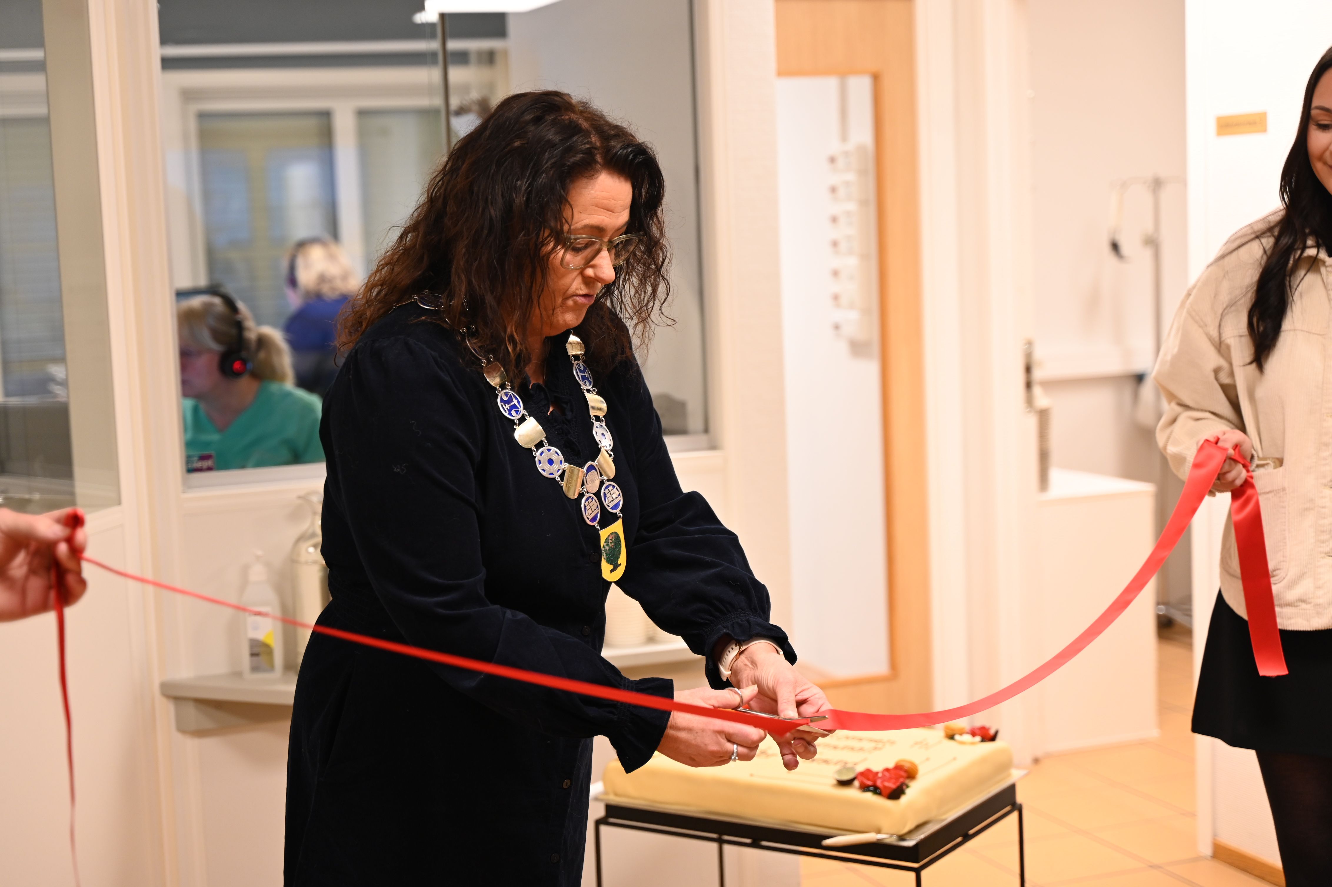 Åpnet det nye kommunale legesenteret