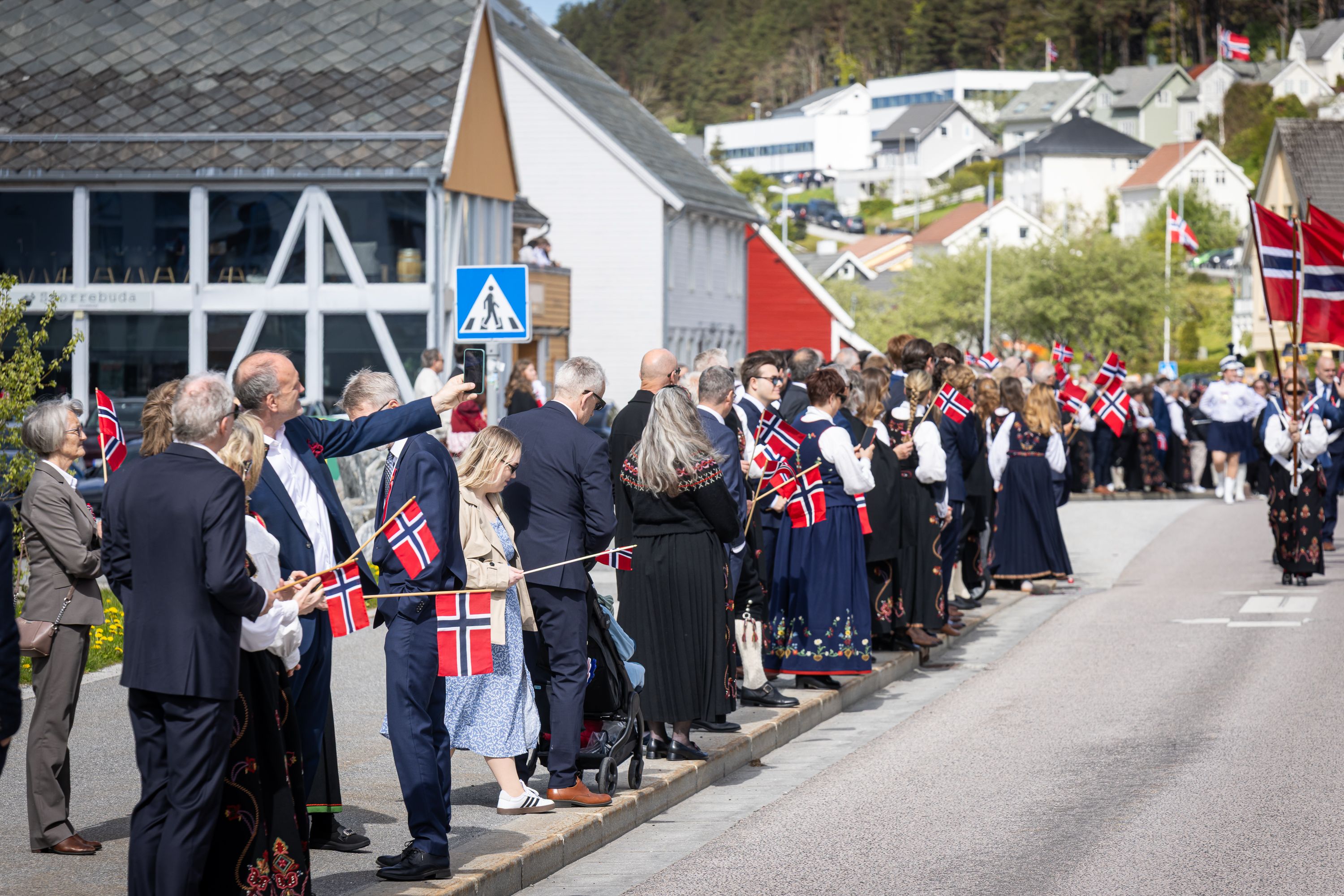 17. mai i Ulsteinvik - smp.no