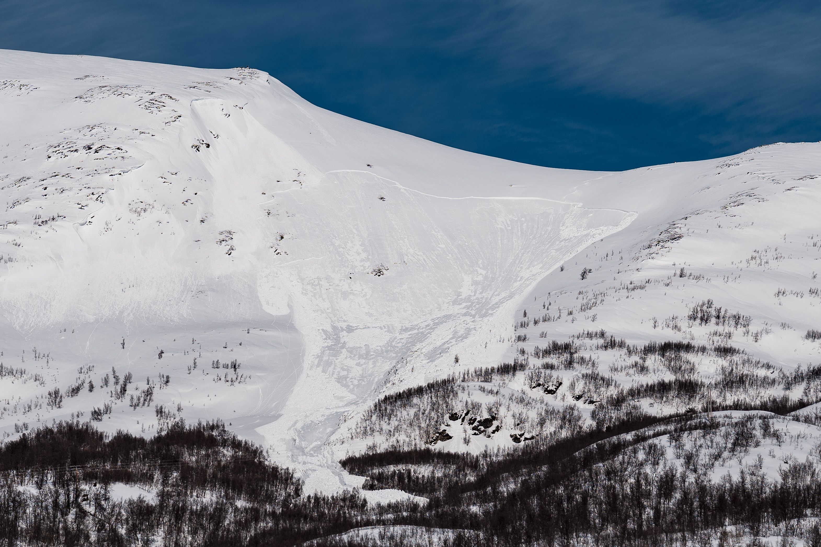 Nysnø og vind gir betydelig snøskredfare i hele Midt-Troms - folkebladet.no