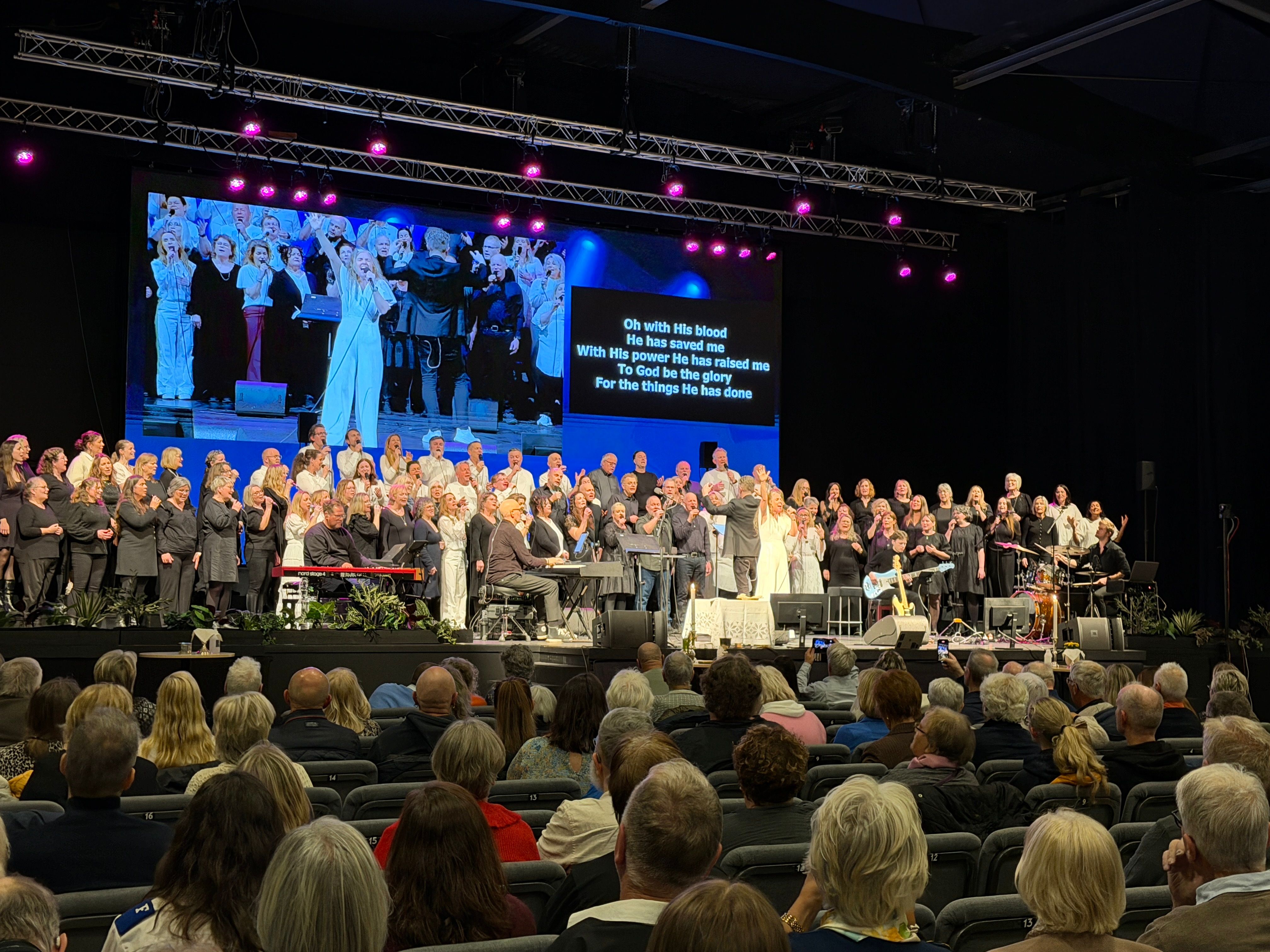 550 samlet til storstilt påskefest