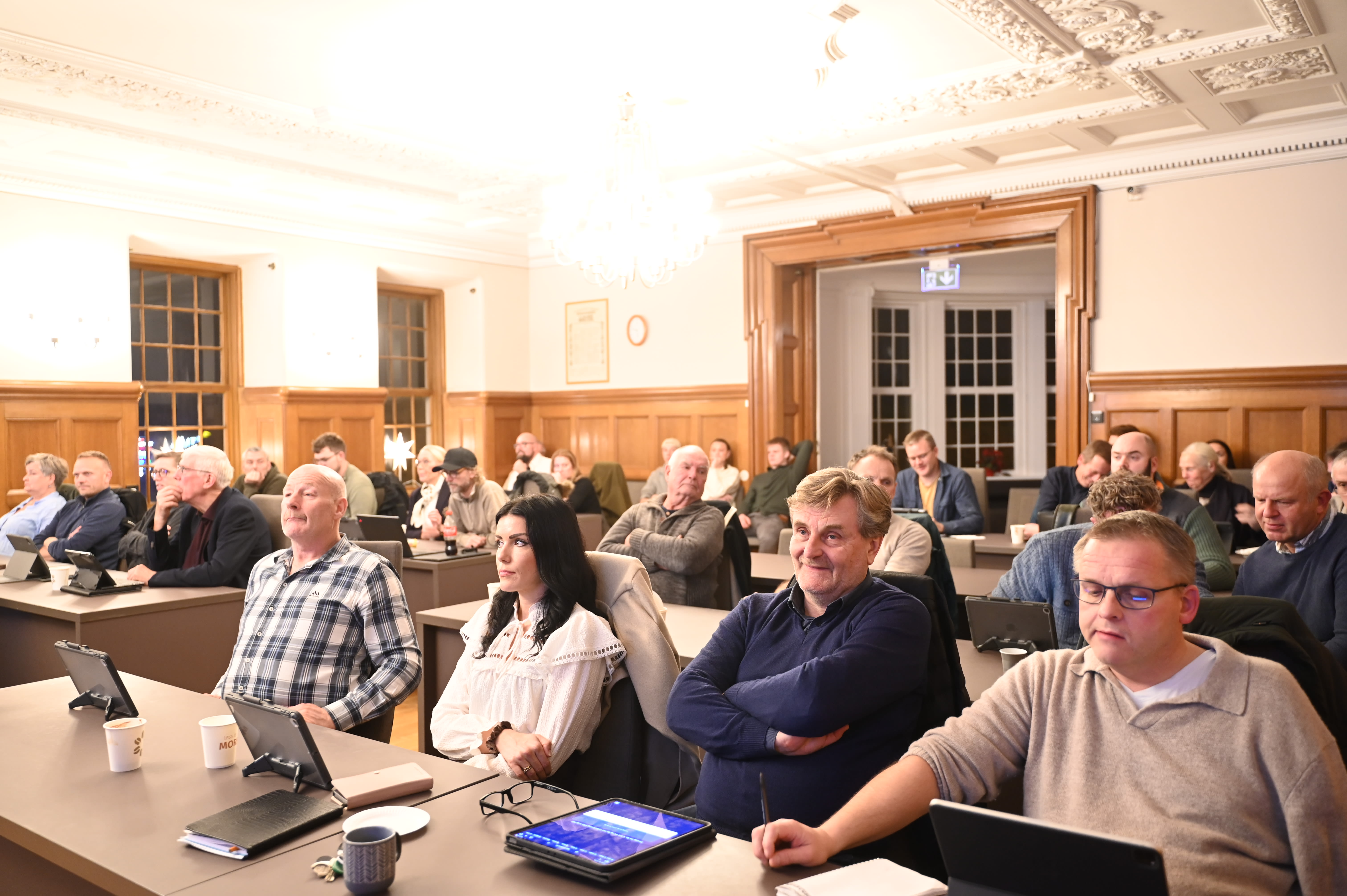 Budsjettet i havn med 15 mot 14 stemmer