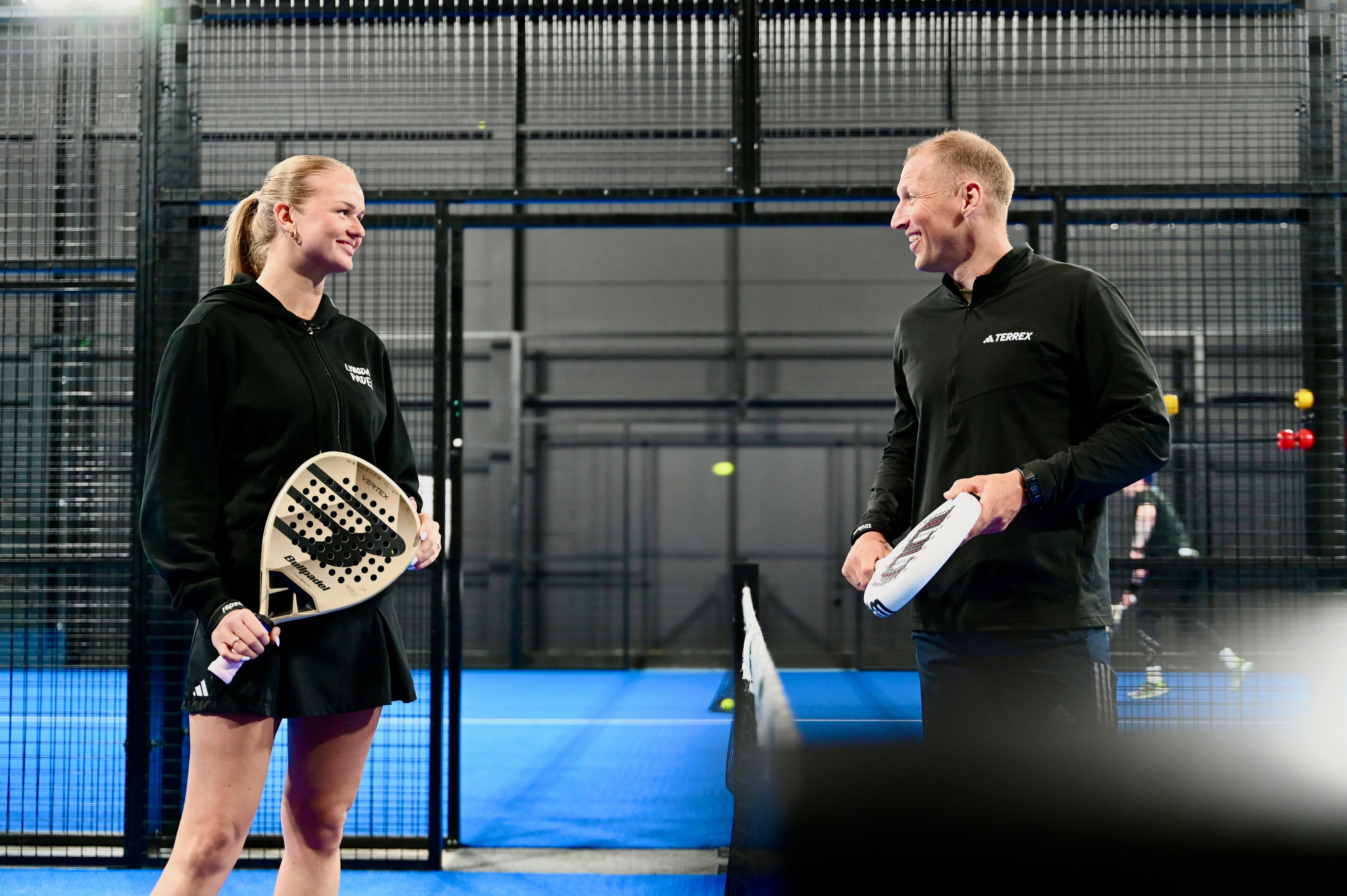 Fra håndball og fotball til samme lag på padelbanen