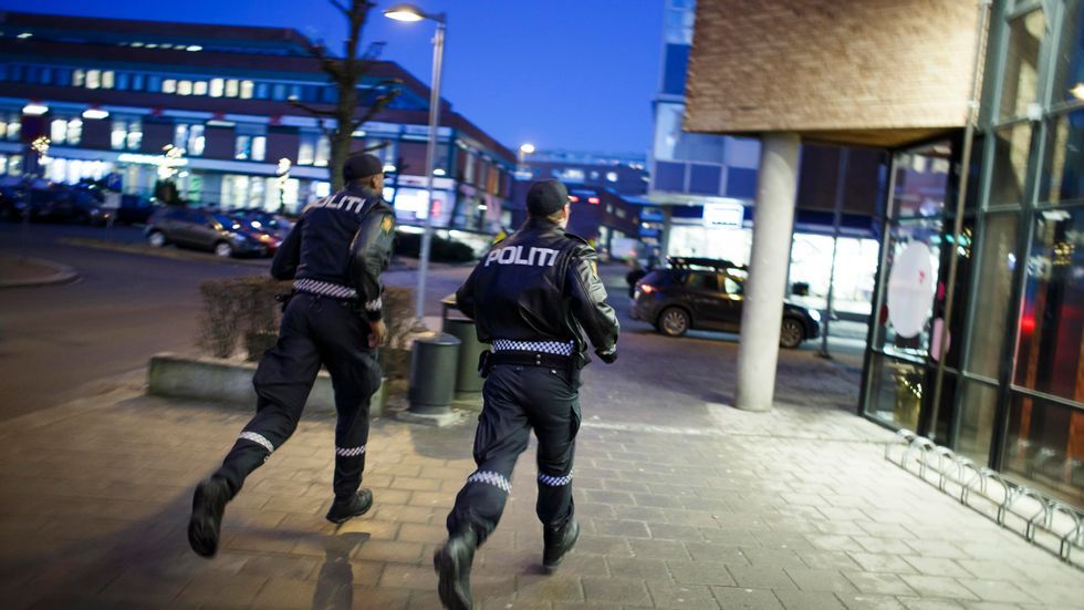 Oslo Politiet Lot Være å Varsle Om Skyting På åpen Gate Itromsono