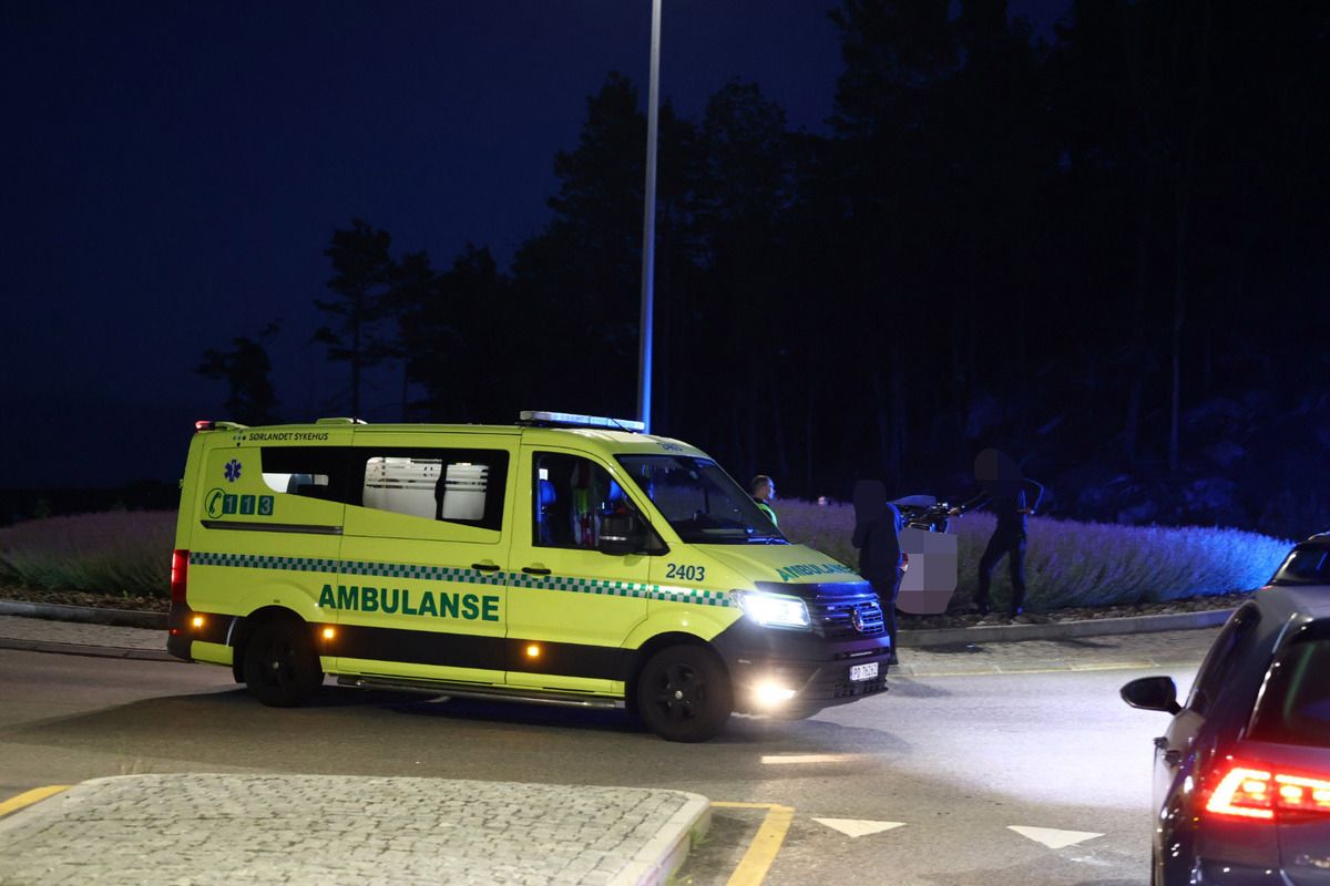 Kjørte rett i rundkjøring