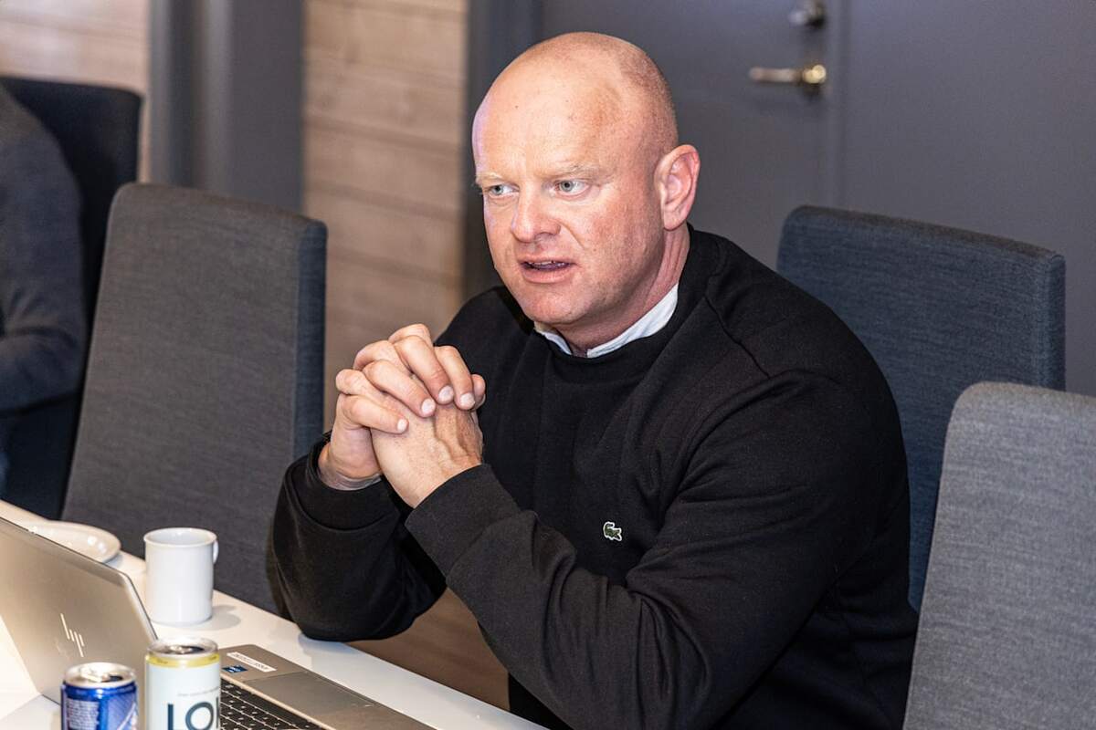 Gjen­valgt som fylkes­leder