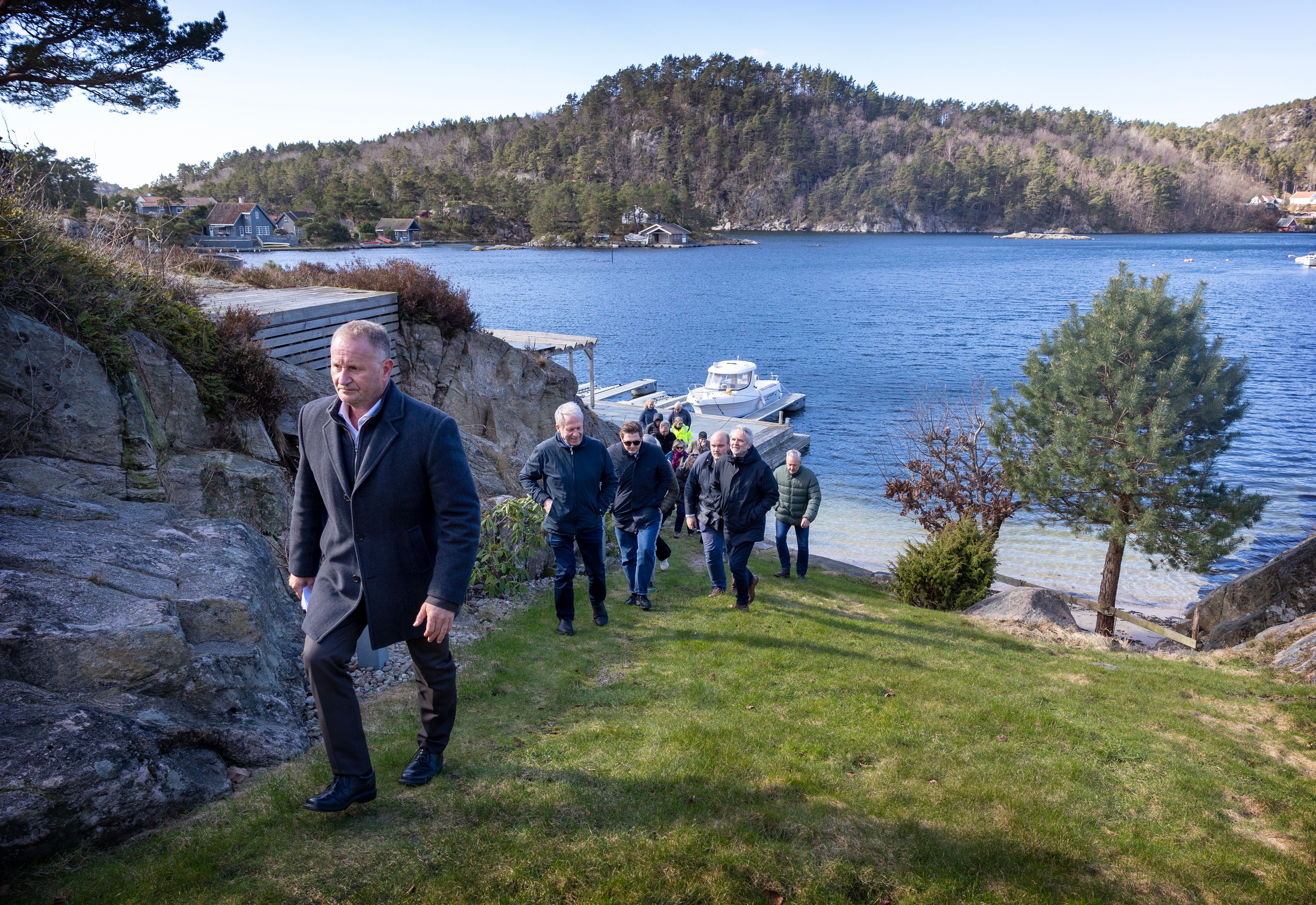 Mener den profilerte advokaten hindrer folks ferdsel