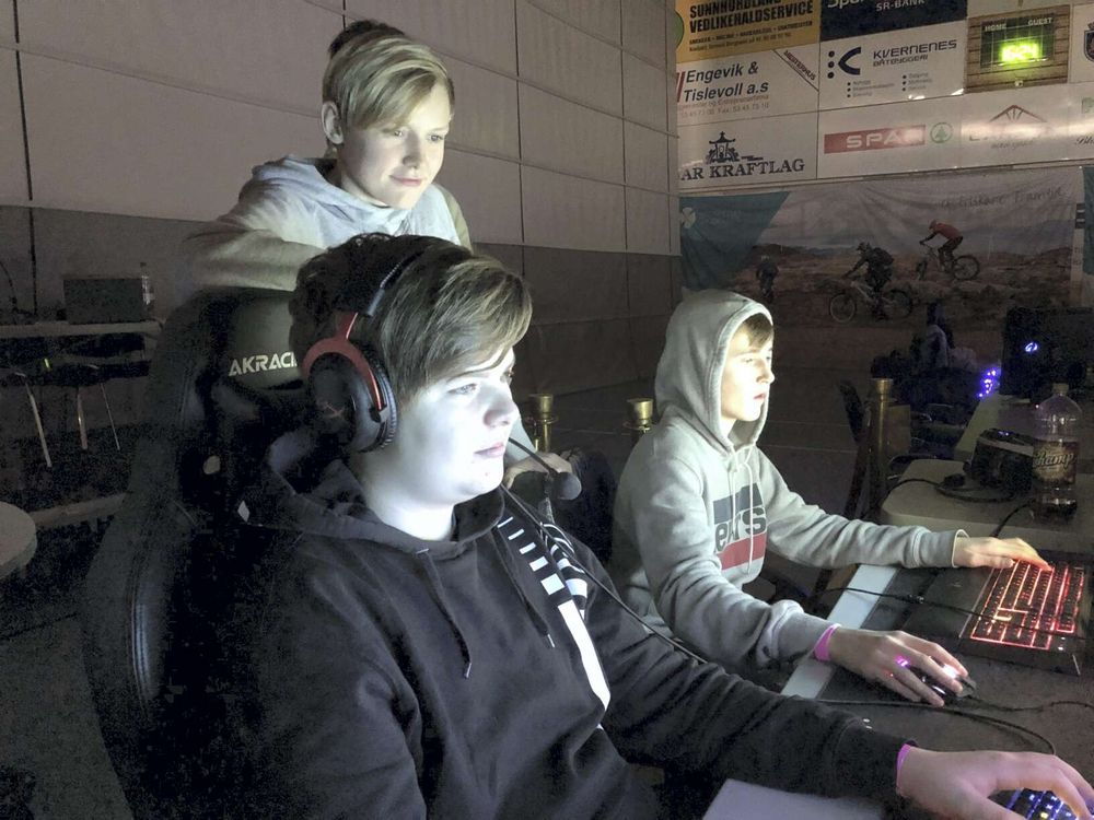 Mushukdan spermani sorib oldi