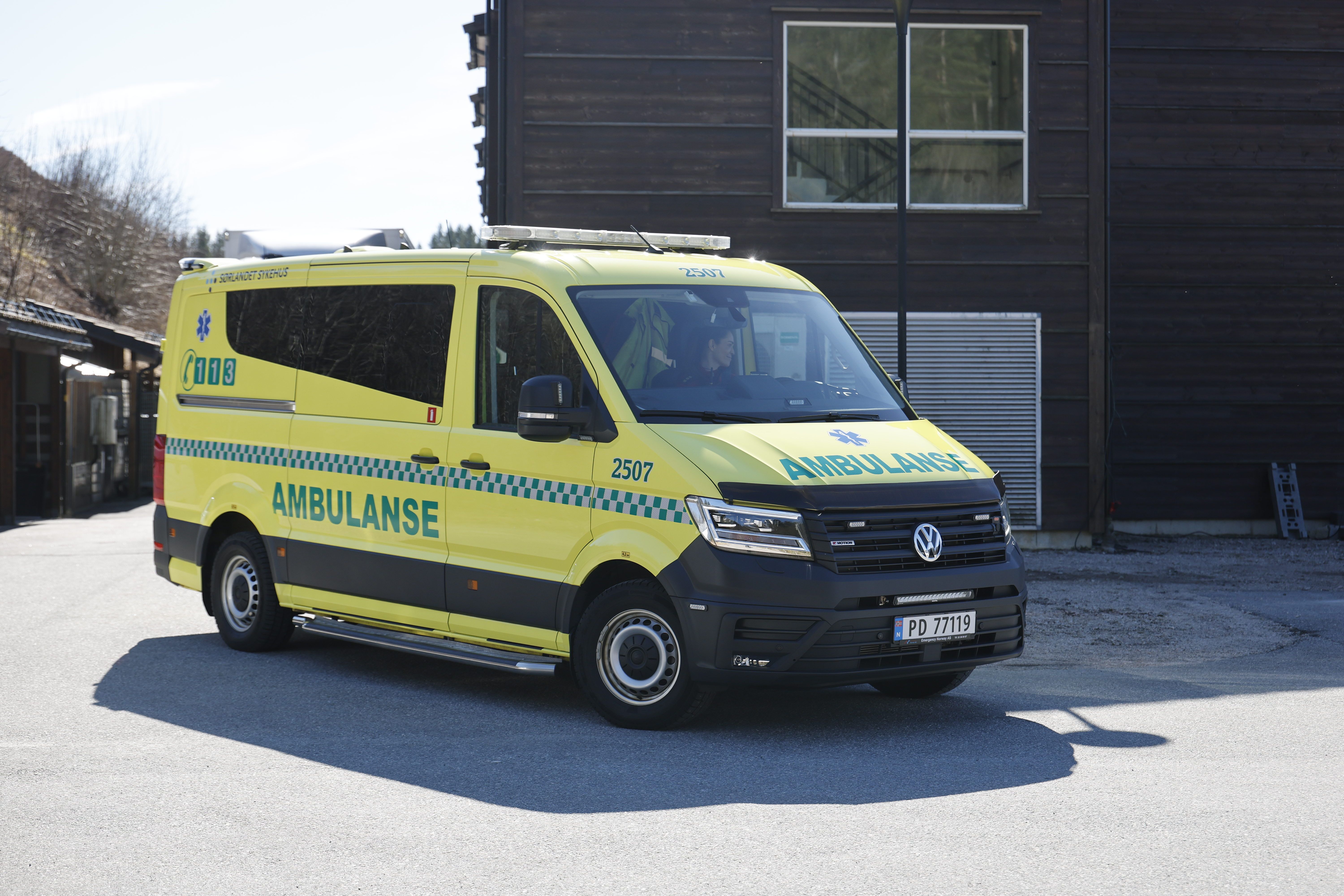 Skal ha fått strøm i seg i arbeidsulykke – sendt til akutten med ambulanse