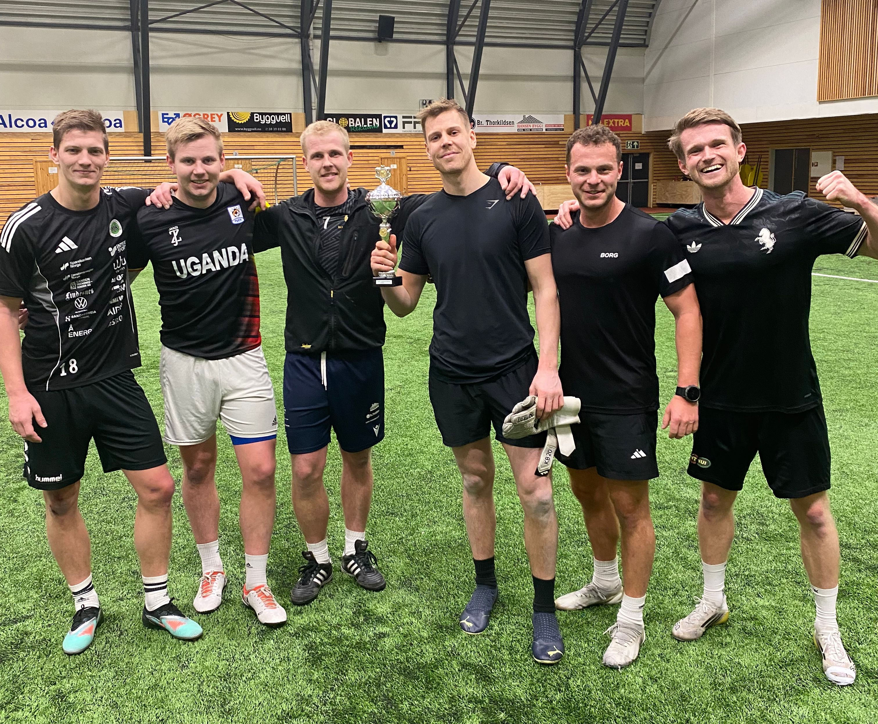 Gikk til topp i fotballturnering