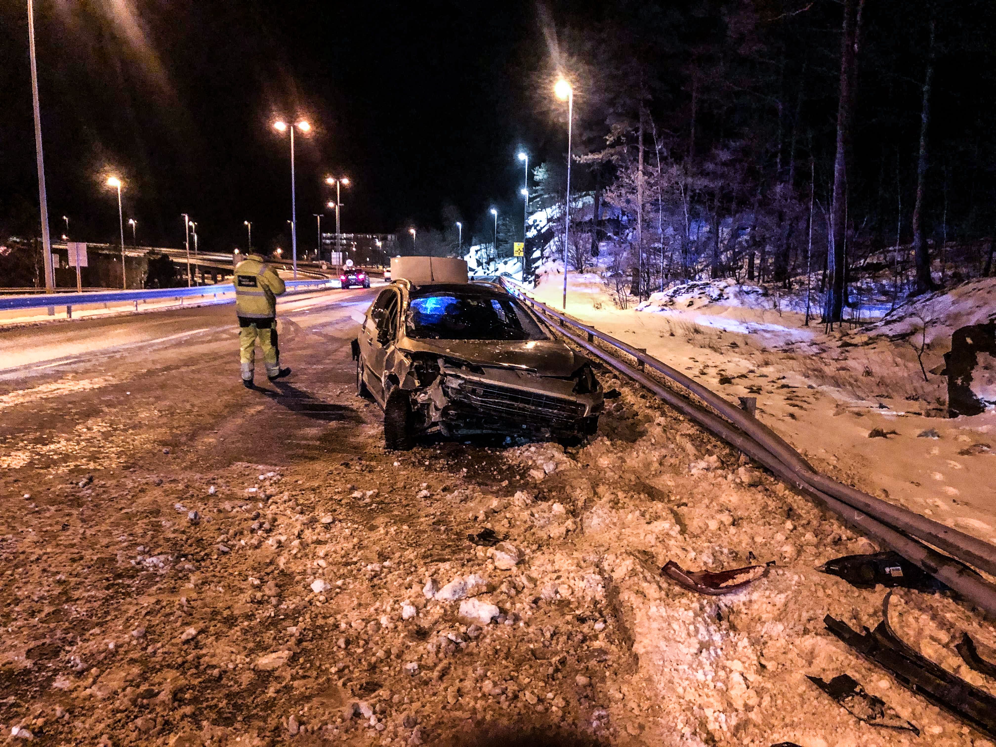 Gjorde Innbrudd Ble Forfulgt Av Politiet Og Krasjet P E 18 Fvn no