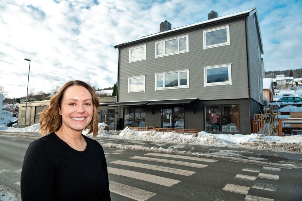 Chexiya pornosi: massaj zalida birinchi shaxs jinsiy aloqa