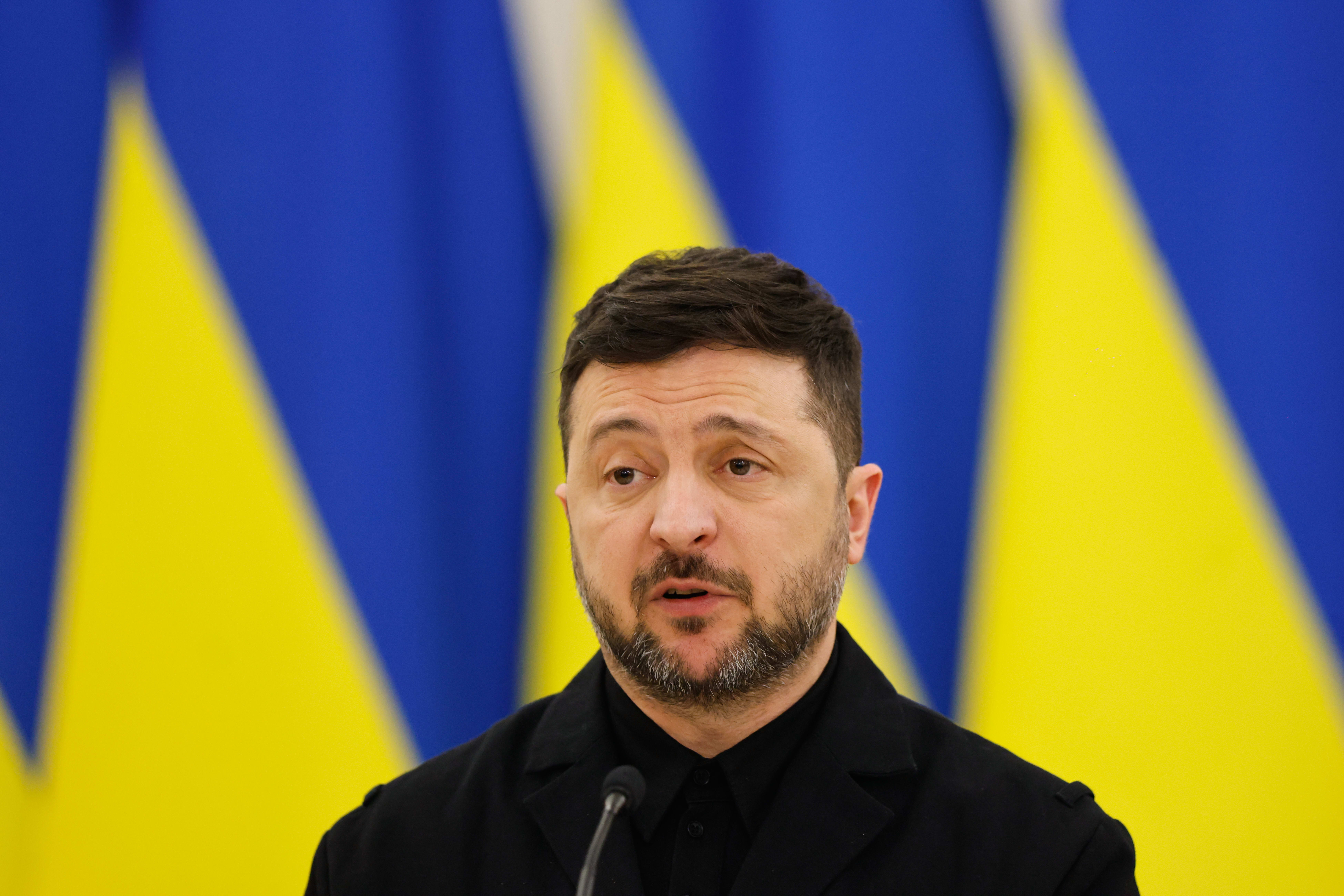Zelenskyj kritiserer lokale myndigheter i Kyiv midt i str&oslash;mkrisen