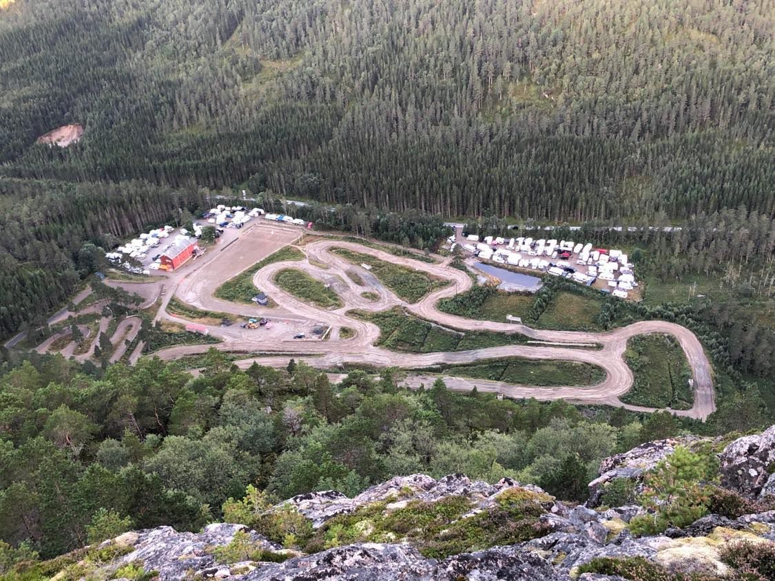 Motorbane ble campingplass: - For ei helg - avisa-st.no