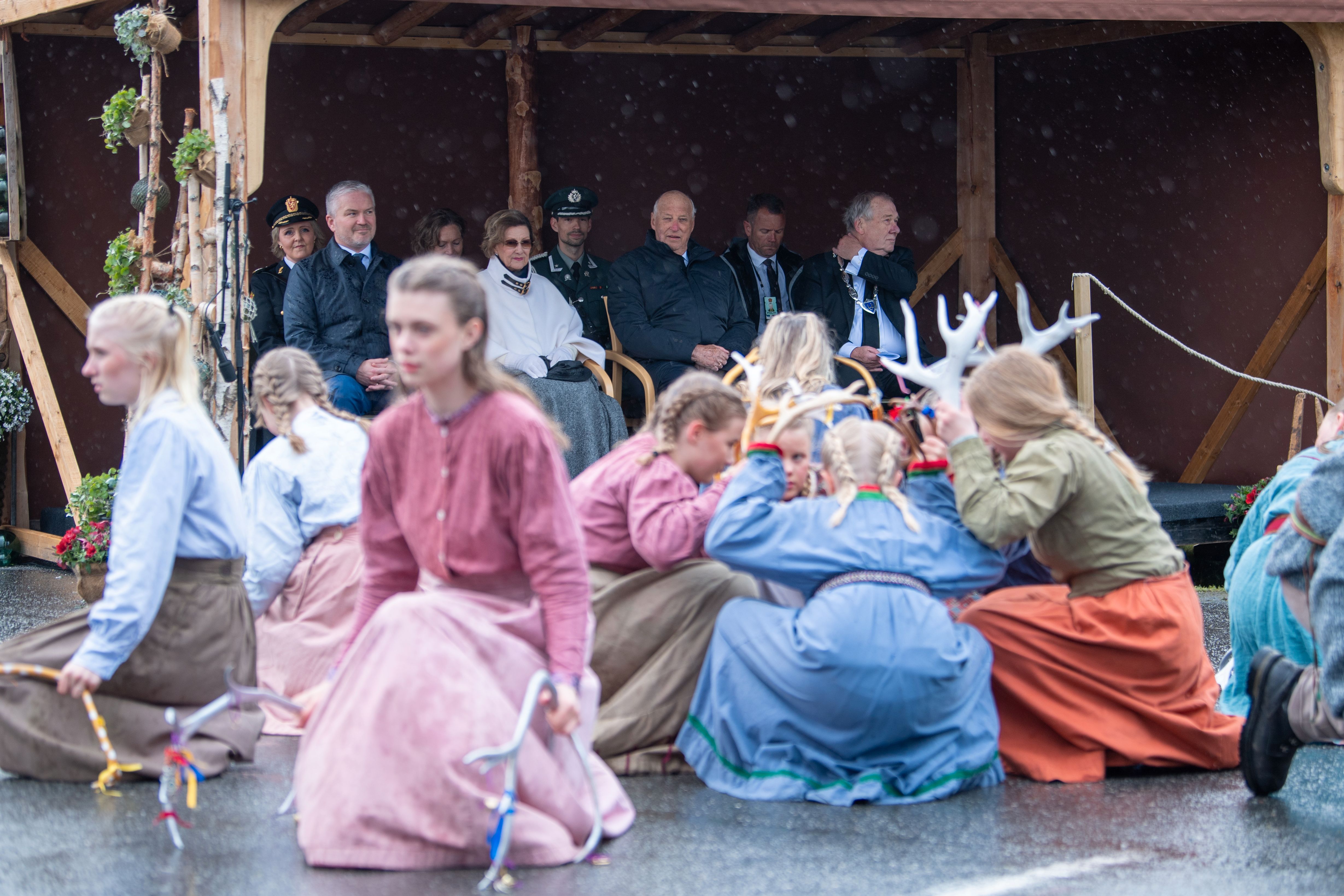 Kongeparet På Tur I Nordland - Banett.no