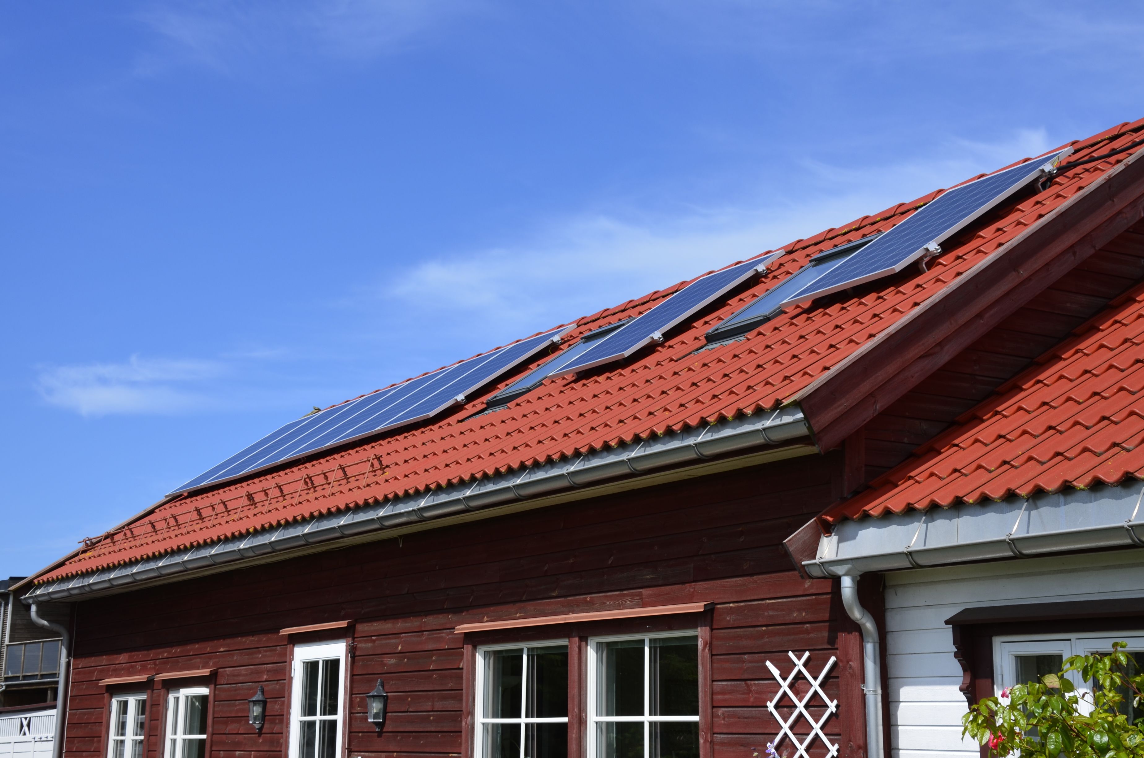 «Strøm­støtten og andre ordninger må kort sagt legge bedre til rette for solenergi»